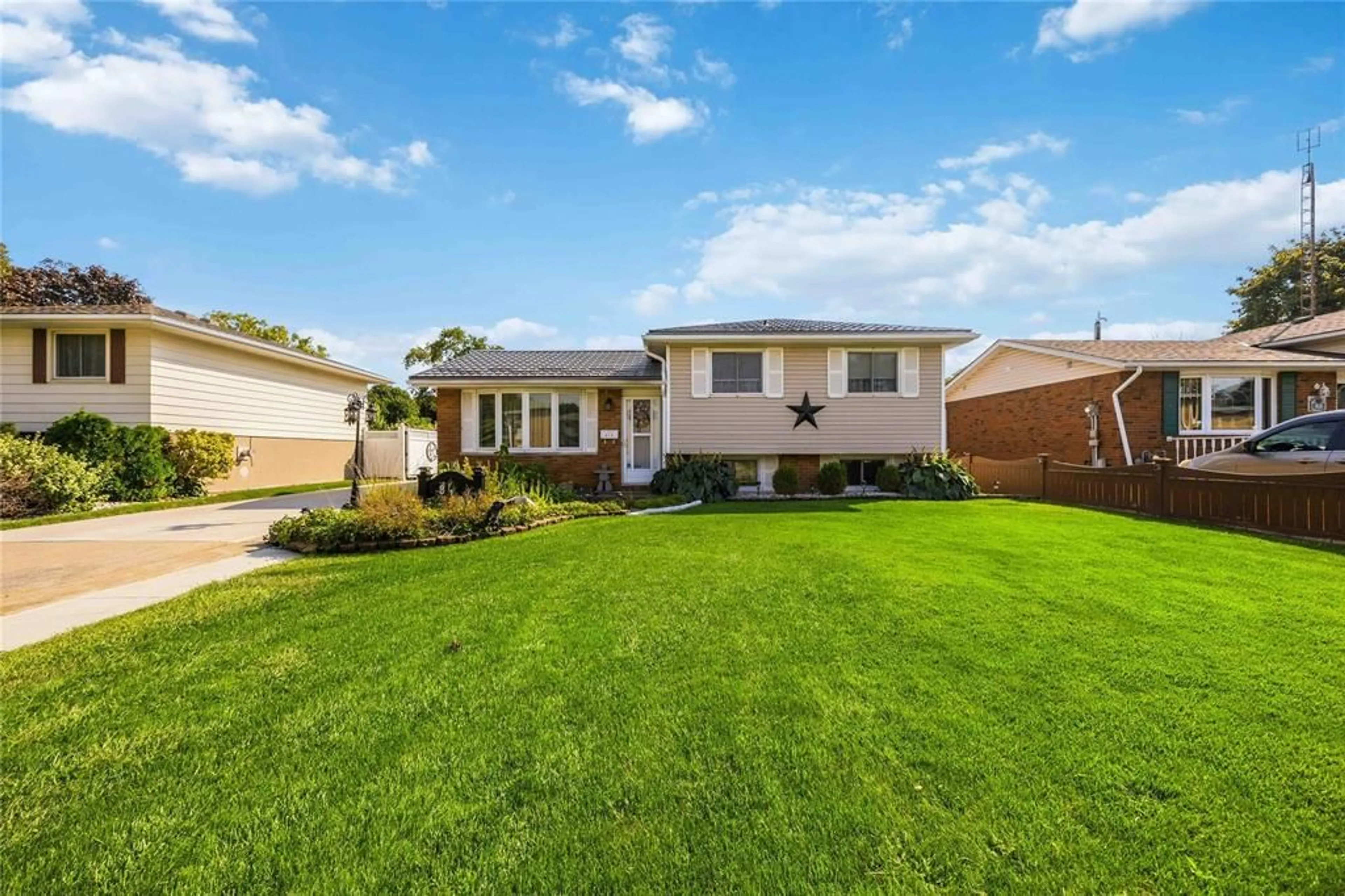 Home with brick exterior material, street for 819 WELLINGTON St, Sarnia Ontario N7T 1J4