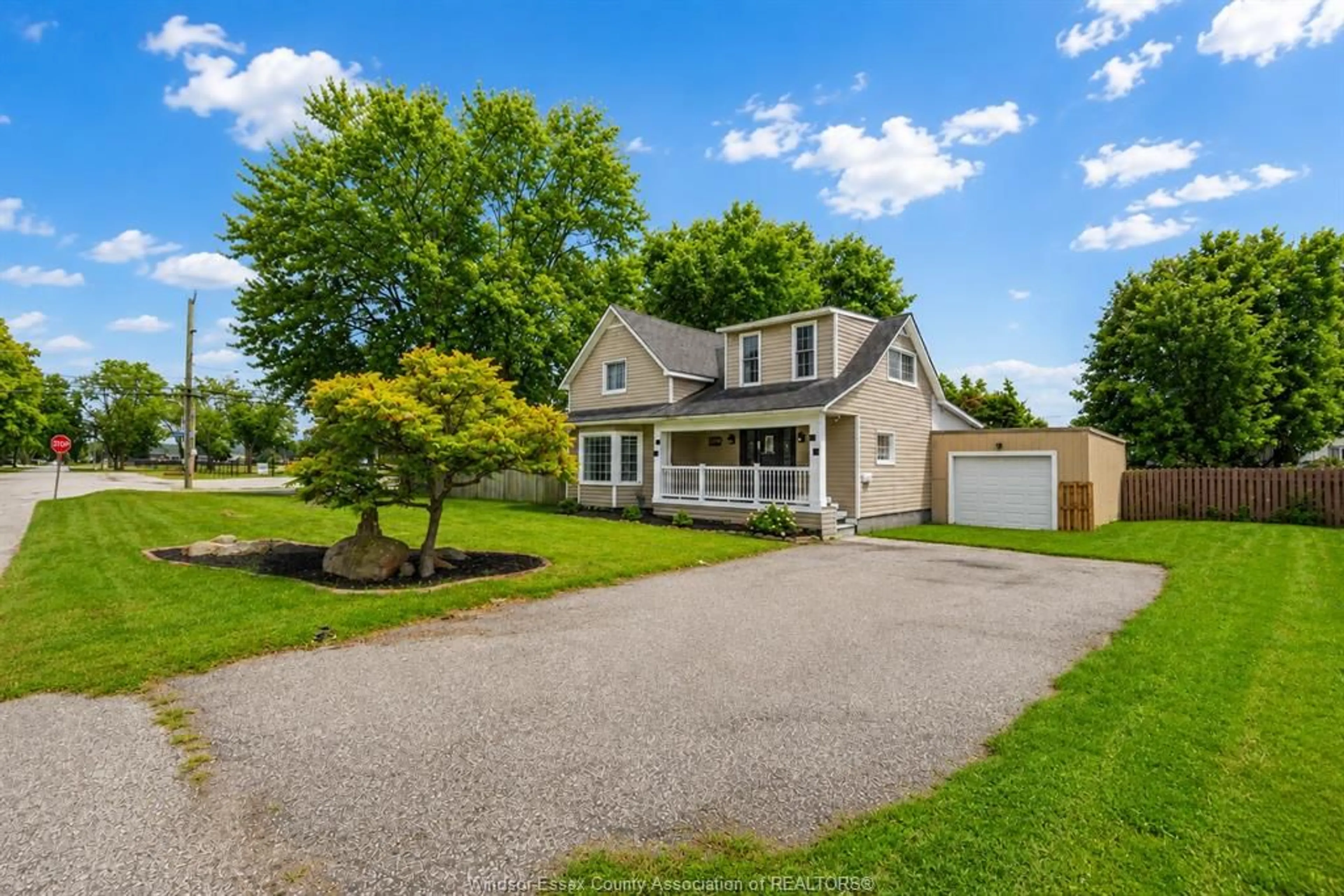 A pic from outside/outdoor area/front of a property/back of a property/a pic from drone, street for 190 SACRED HEART, LaSalle Ontario N9J 1S7