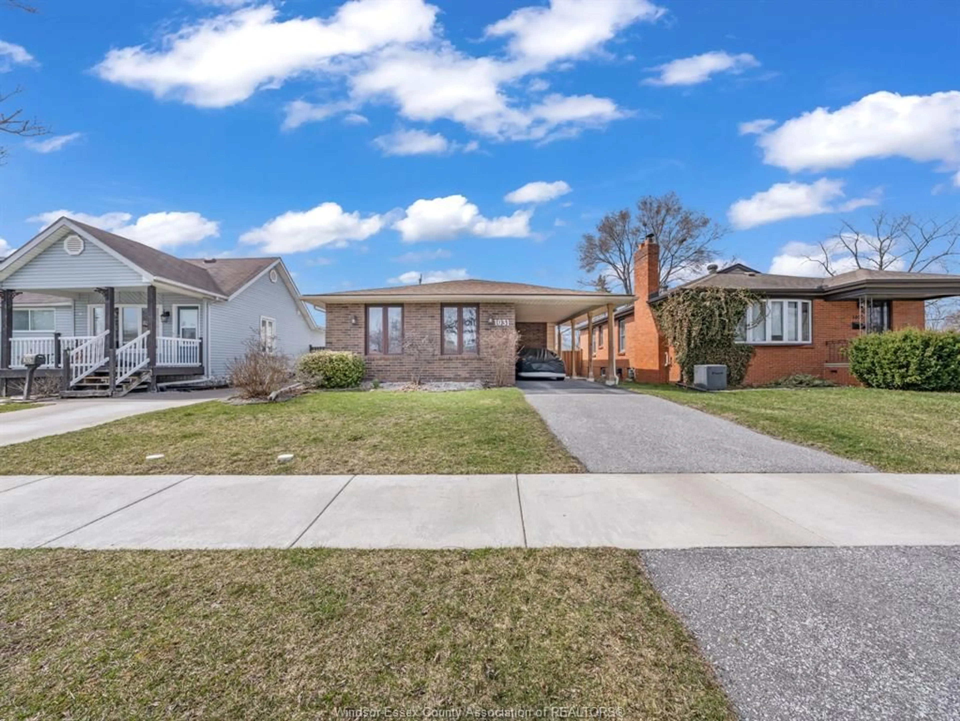 Home with brick exterior material, street for 1031 EASTLAWN, Windsor Ontario N8S 3H8
