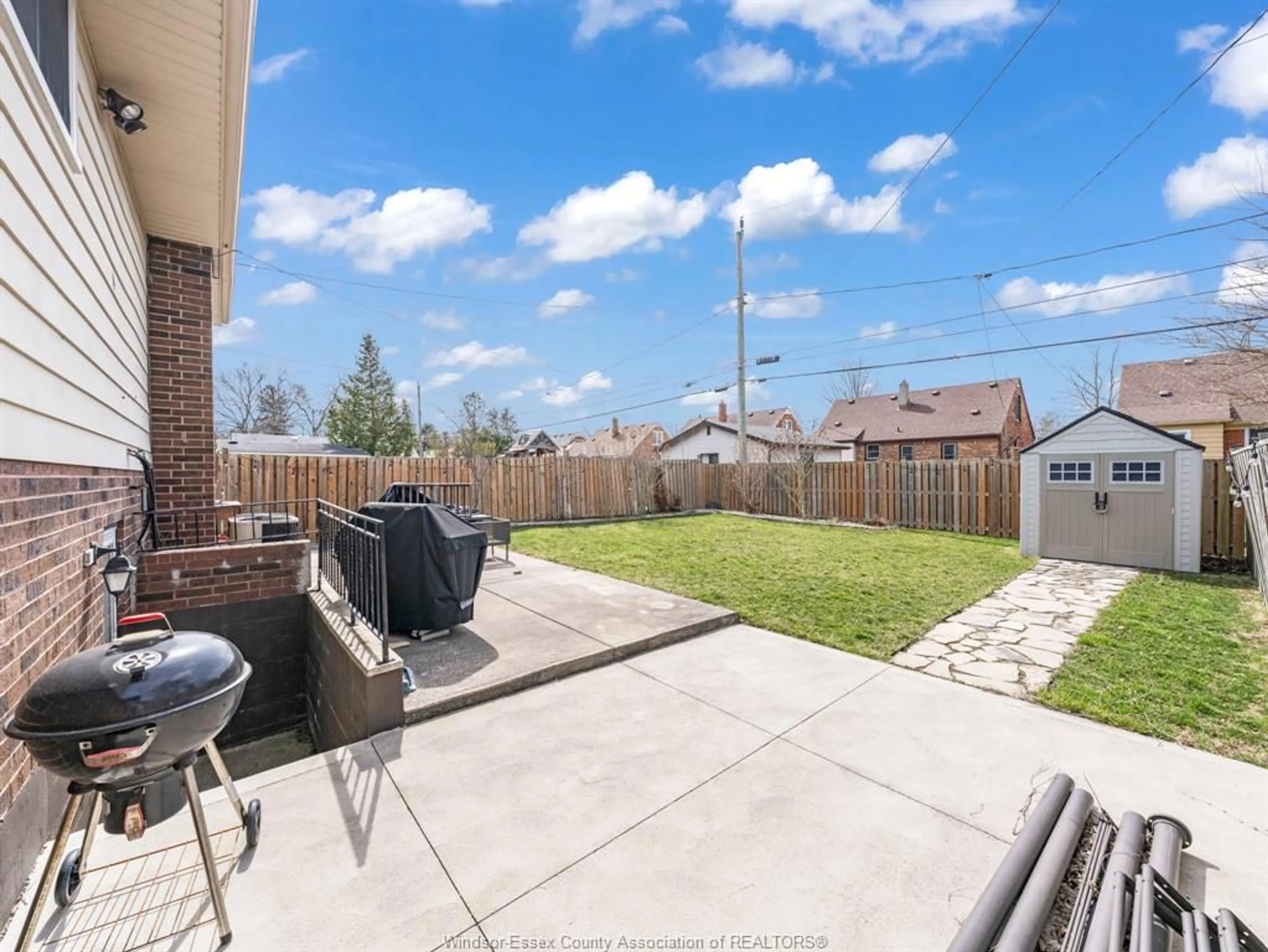 Patio, street for 1031 EASTLAWN, Windsor Ontario N8S 3H8