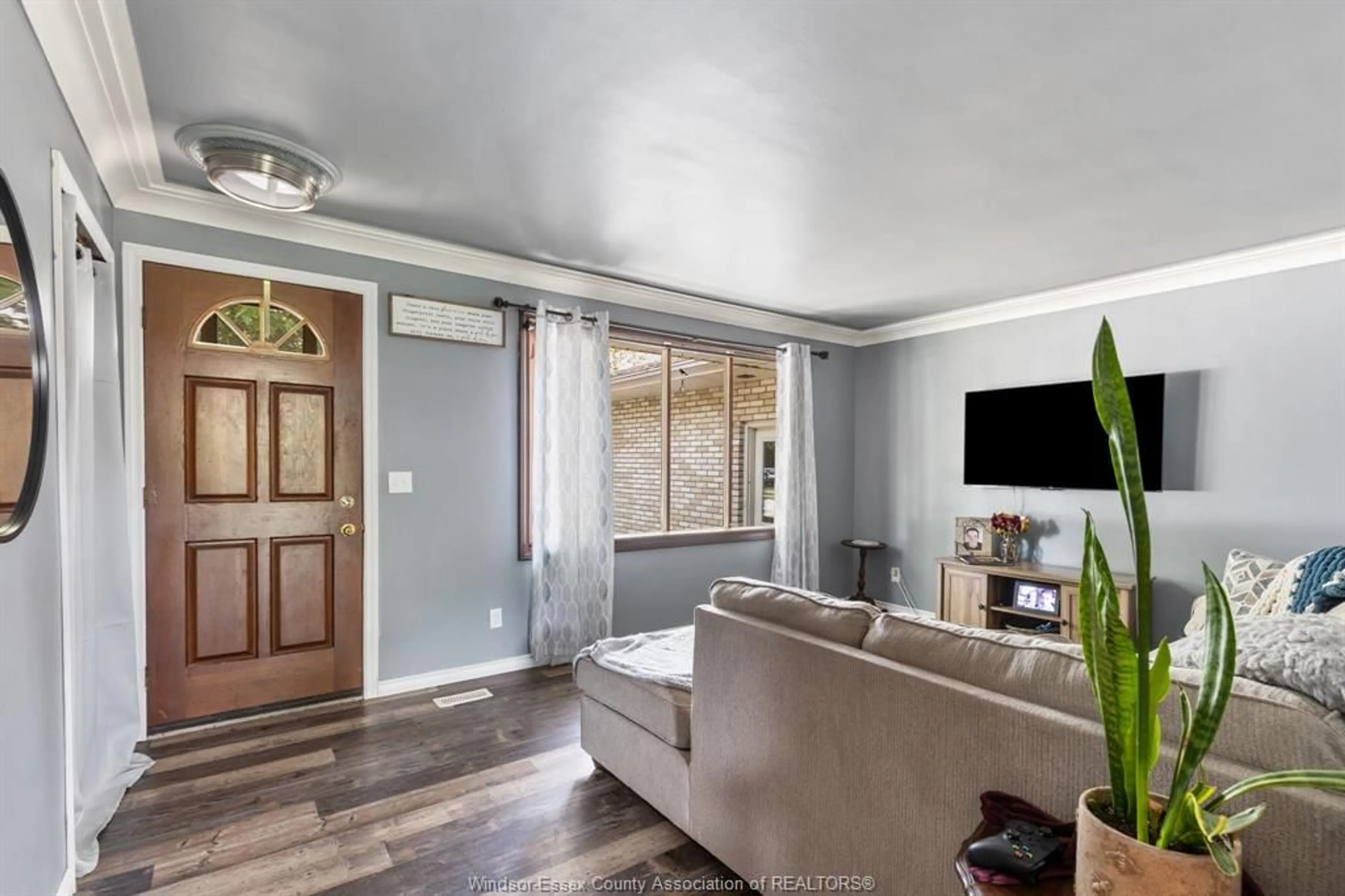Living room with furniture, unknown for 371 OAK St, Lakeshore Ontario N0R 1A0
