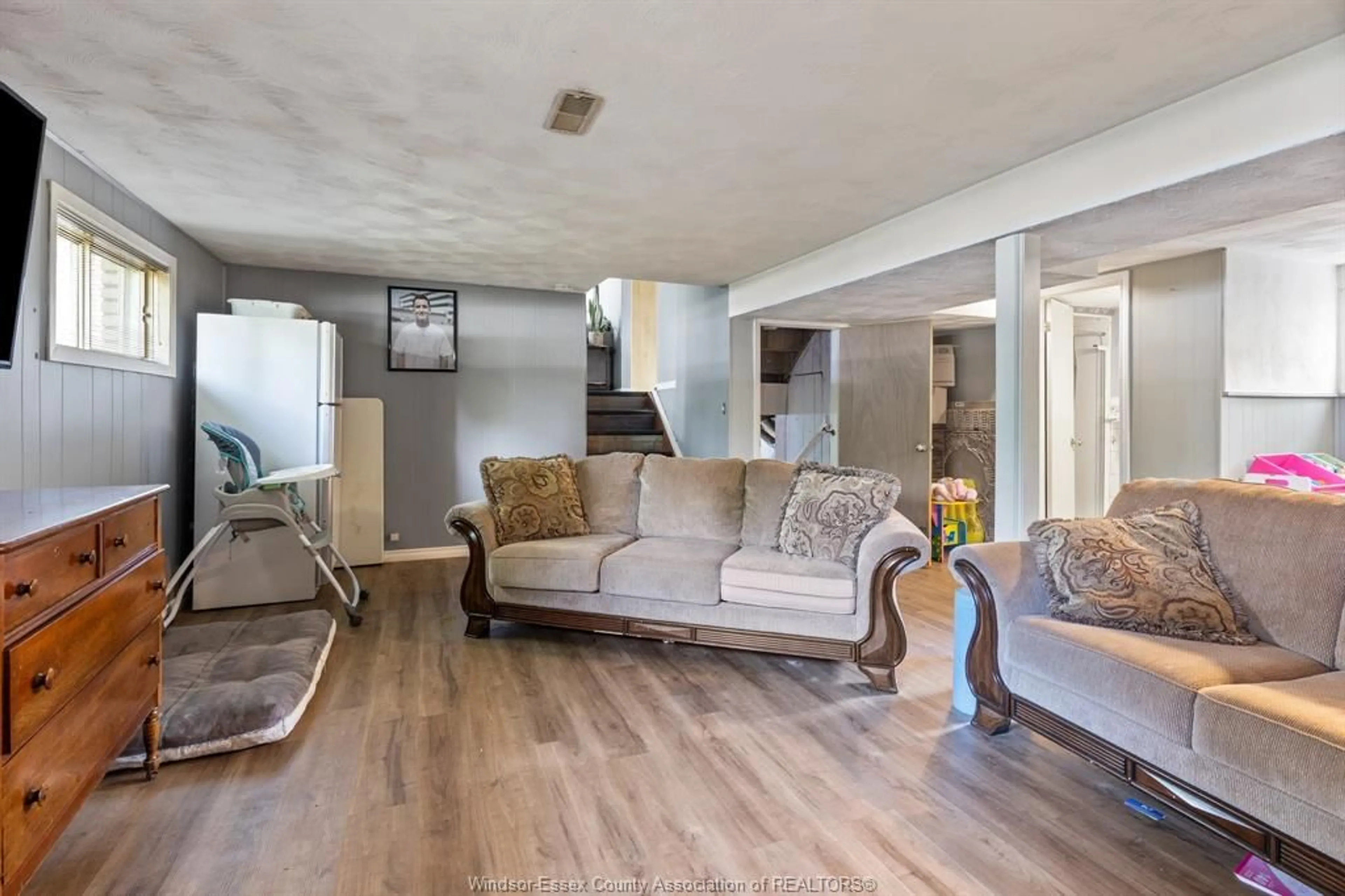 Living room with furniture, unknown for 371 OAK St, Lakeshore Ontario N0R 1A0