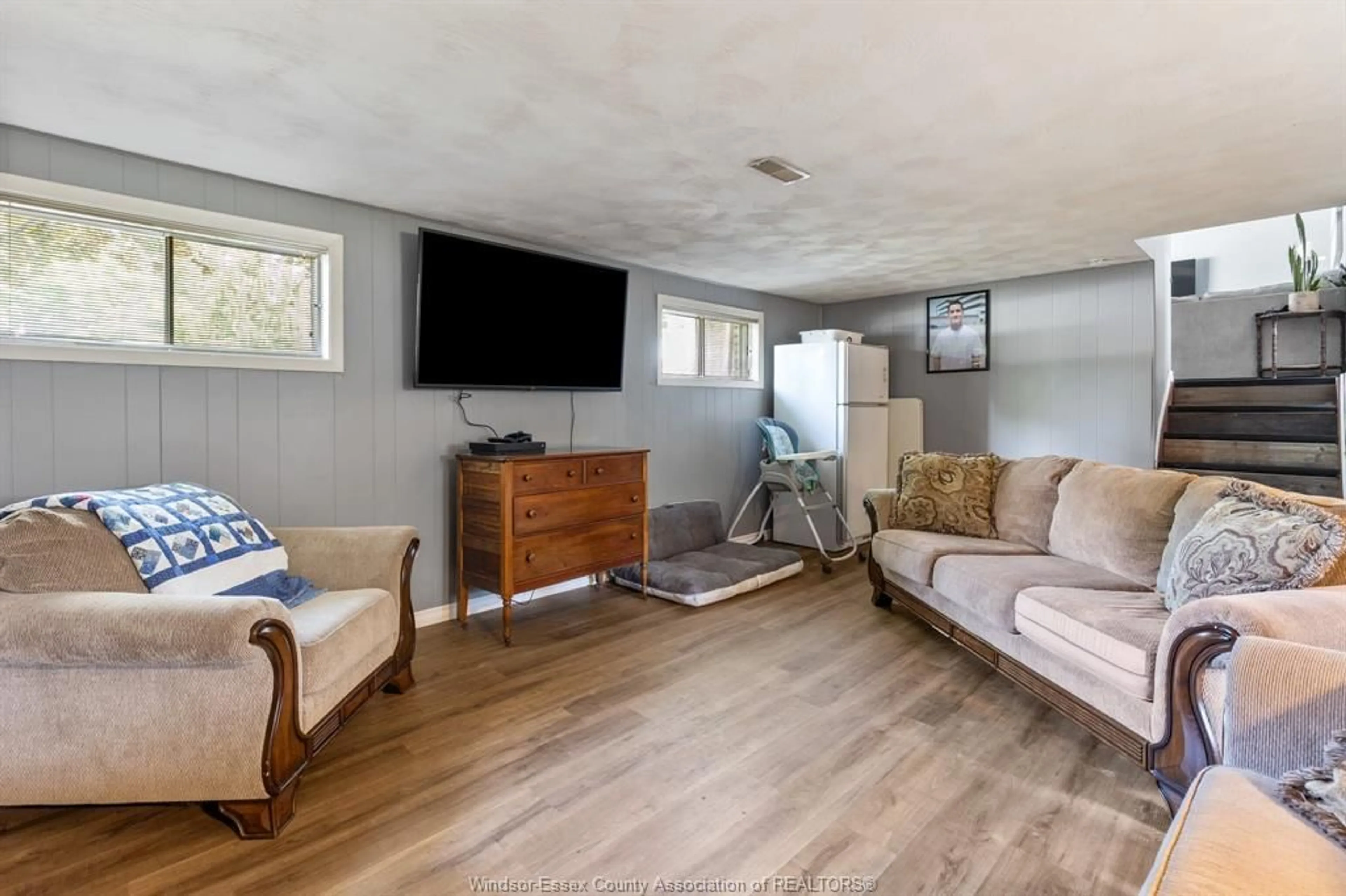 Living room with furniture, unknown for 371 OAK St, Lakeshore Ontario N0R 1A0