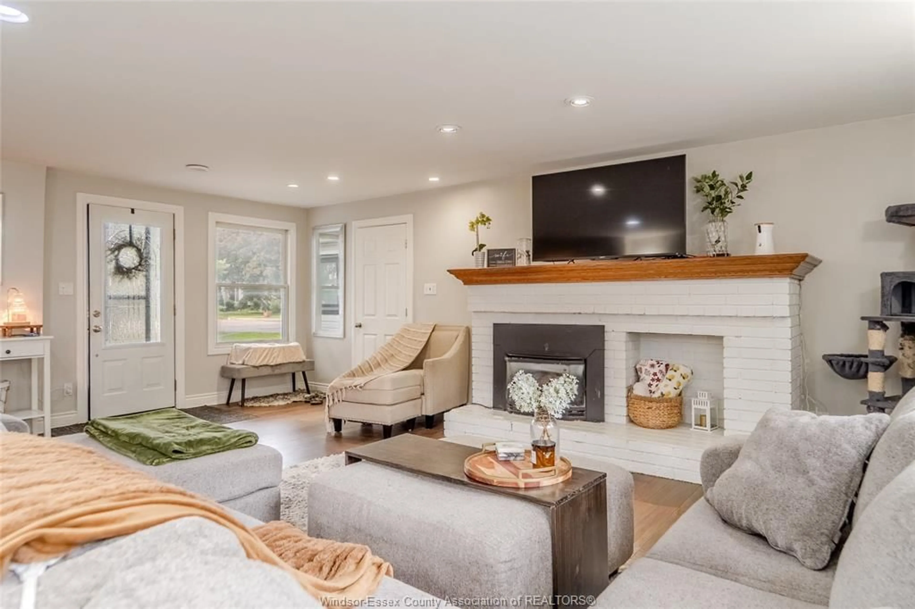 Living room with furniture, unknown for 805 Roselawn Dr, Windsor Ontario N9E 1K7
