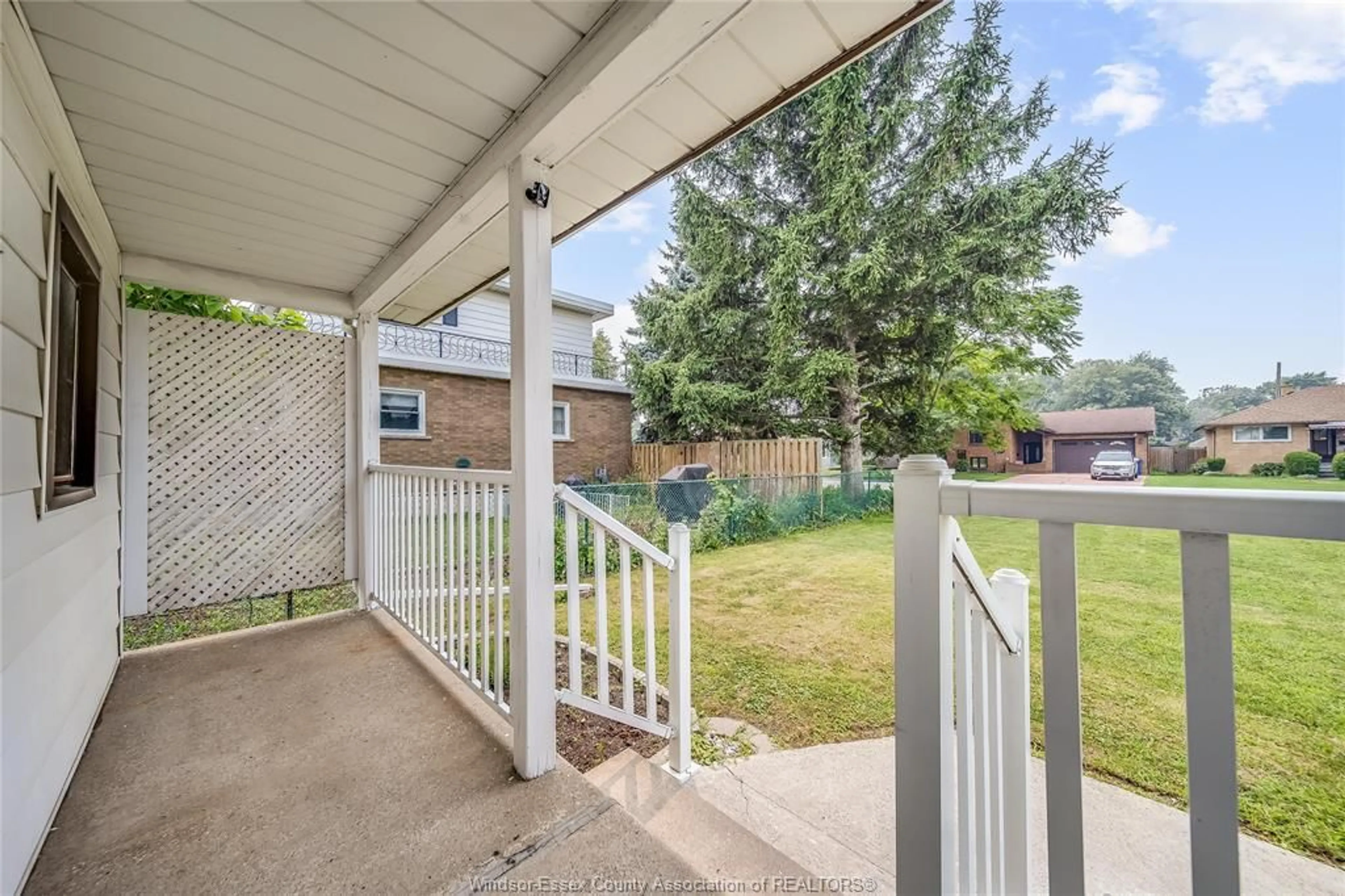 Patio, street for 2628 MEIGHEN Rd, Windsor Ontario N8W 4C5