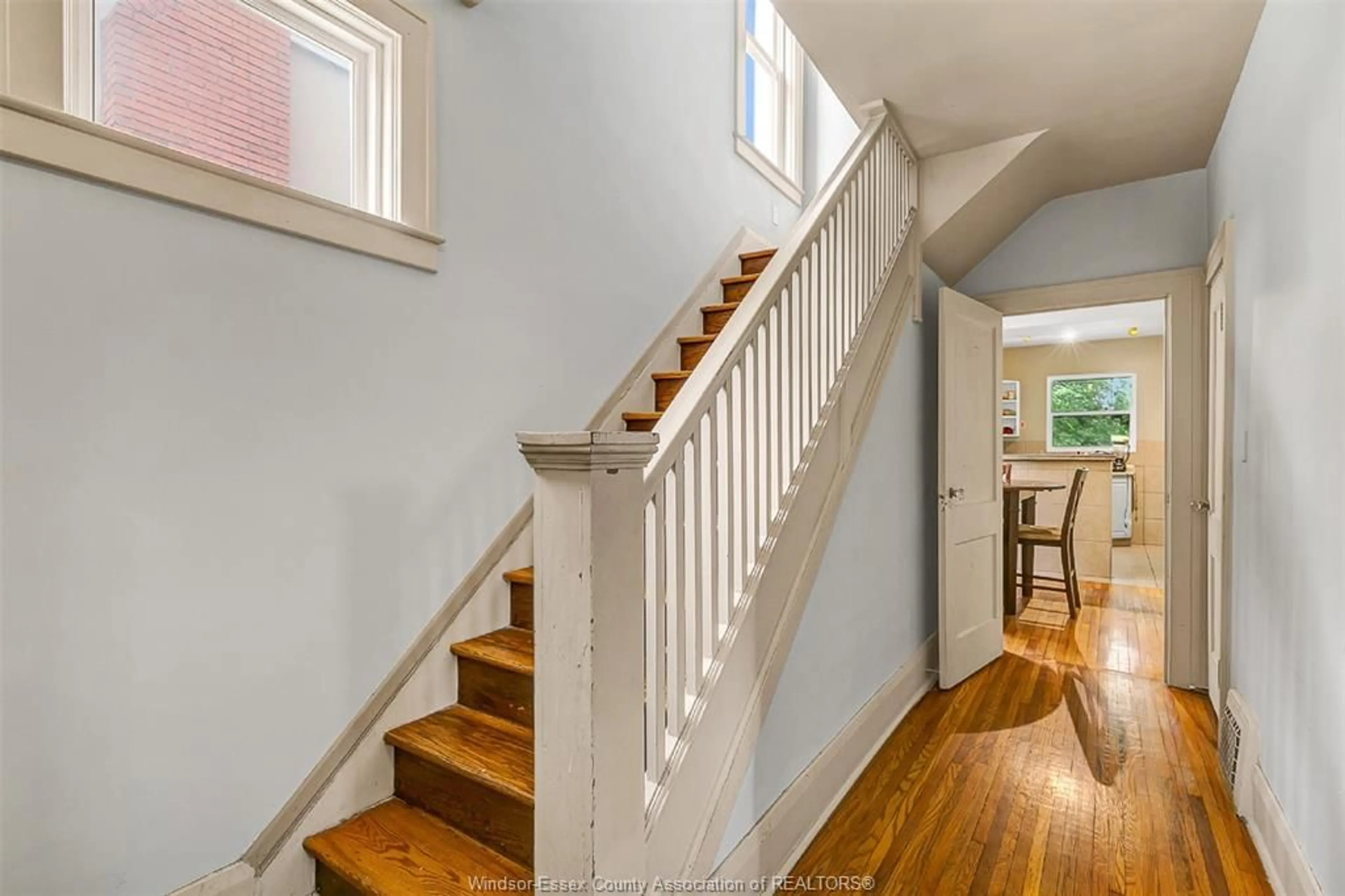 Stairs for 346 RANDOLPH, Windsor Ontario N9B 2T6