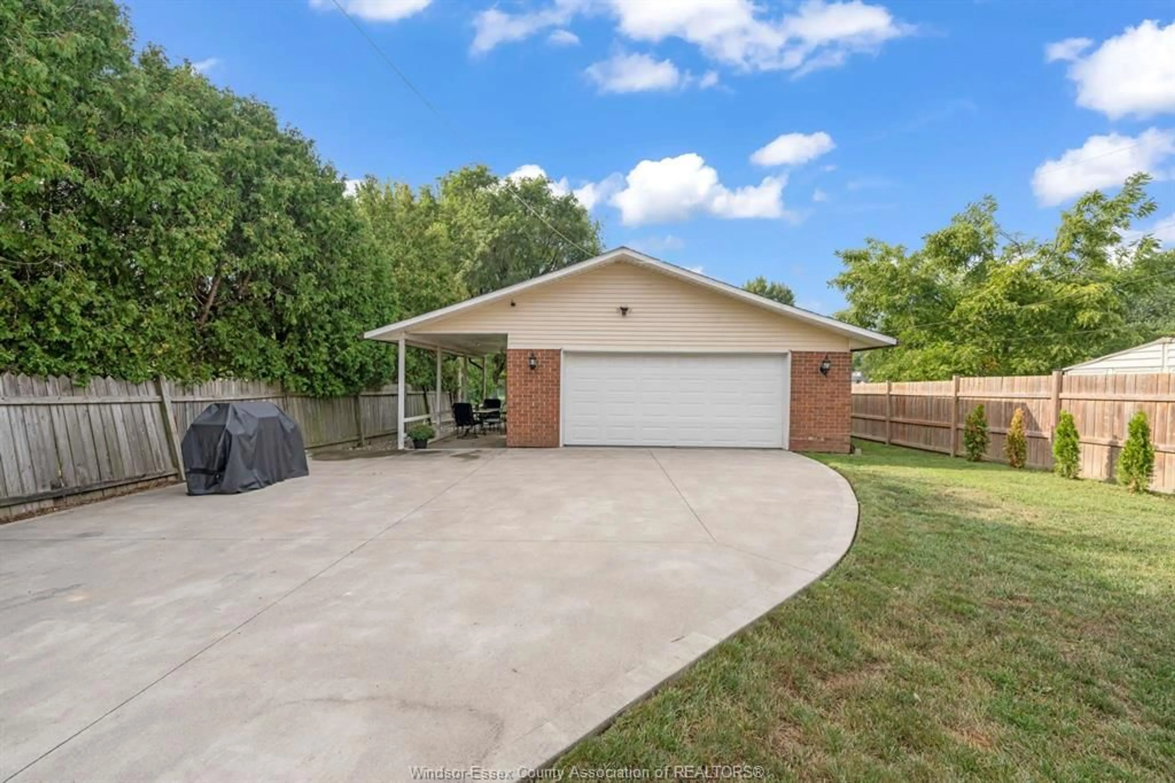 A pic from outside/outdoor area/front of a property/back of a property/a pic from drone, water/lake/river/ocean view for 231 St. Arnaud, Amherstburg Ontario N9V 2P2