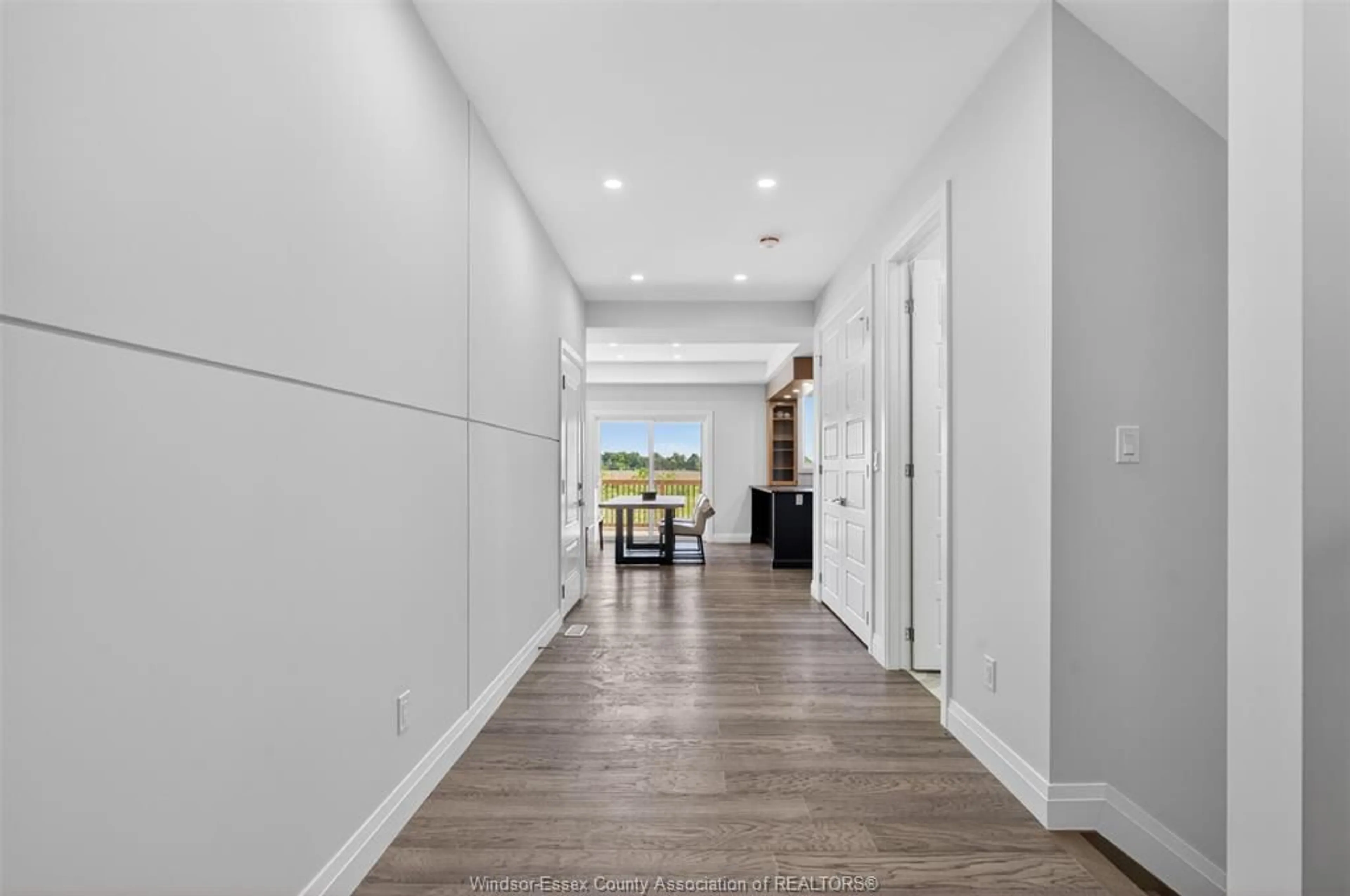 Indoor entryway for 116 Bear St, Essex Ontario N8M 0A9