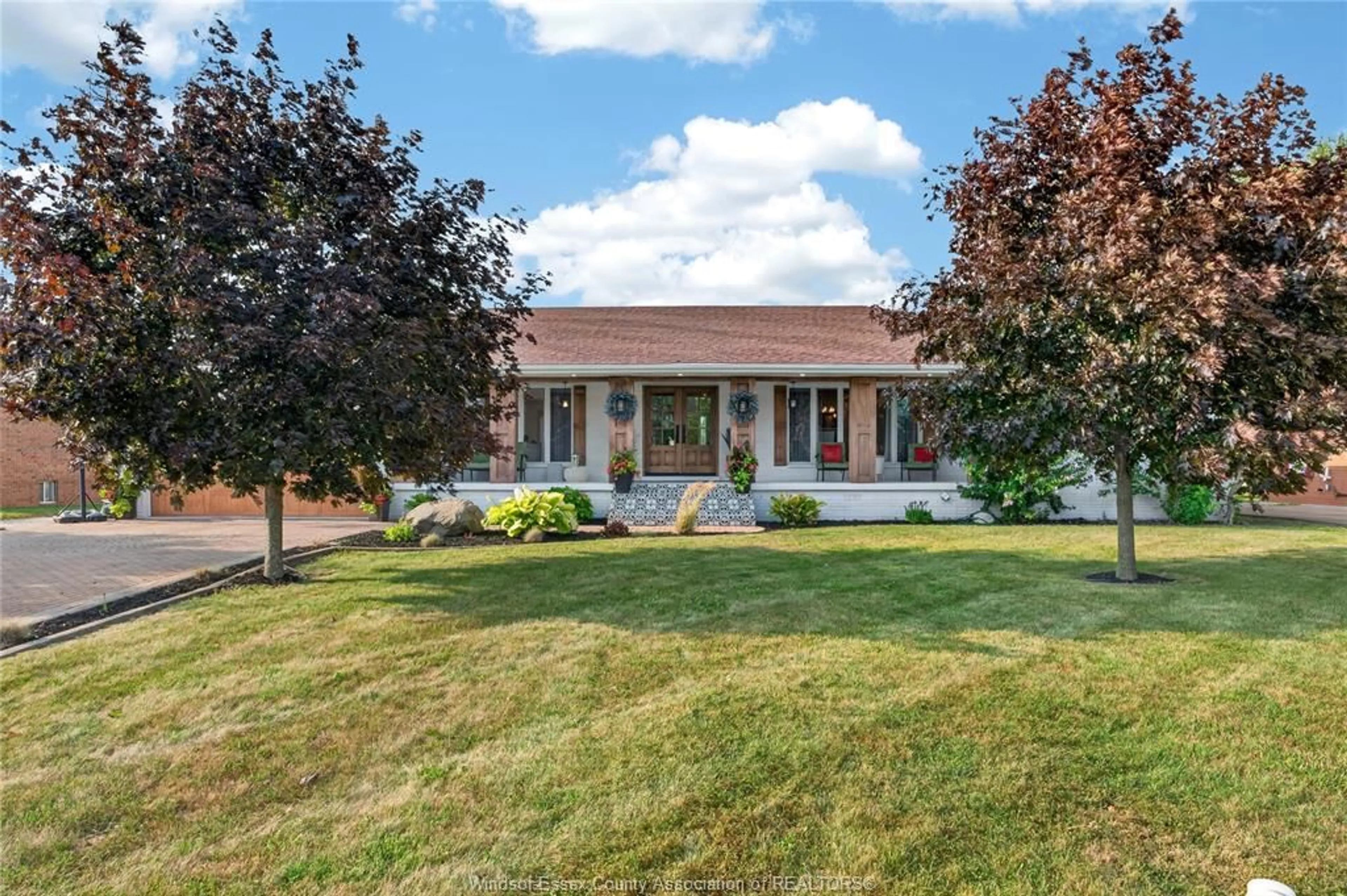 A pic from outside/outdoor area/front of a property/back of a property/a pic from drone, street for 346 TEXAS Rd, Amherstburg Ontario N9V 2R7
