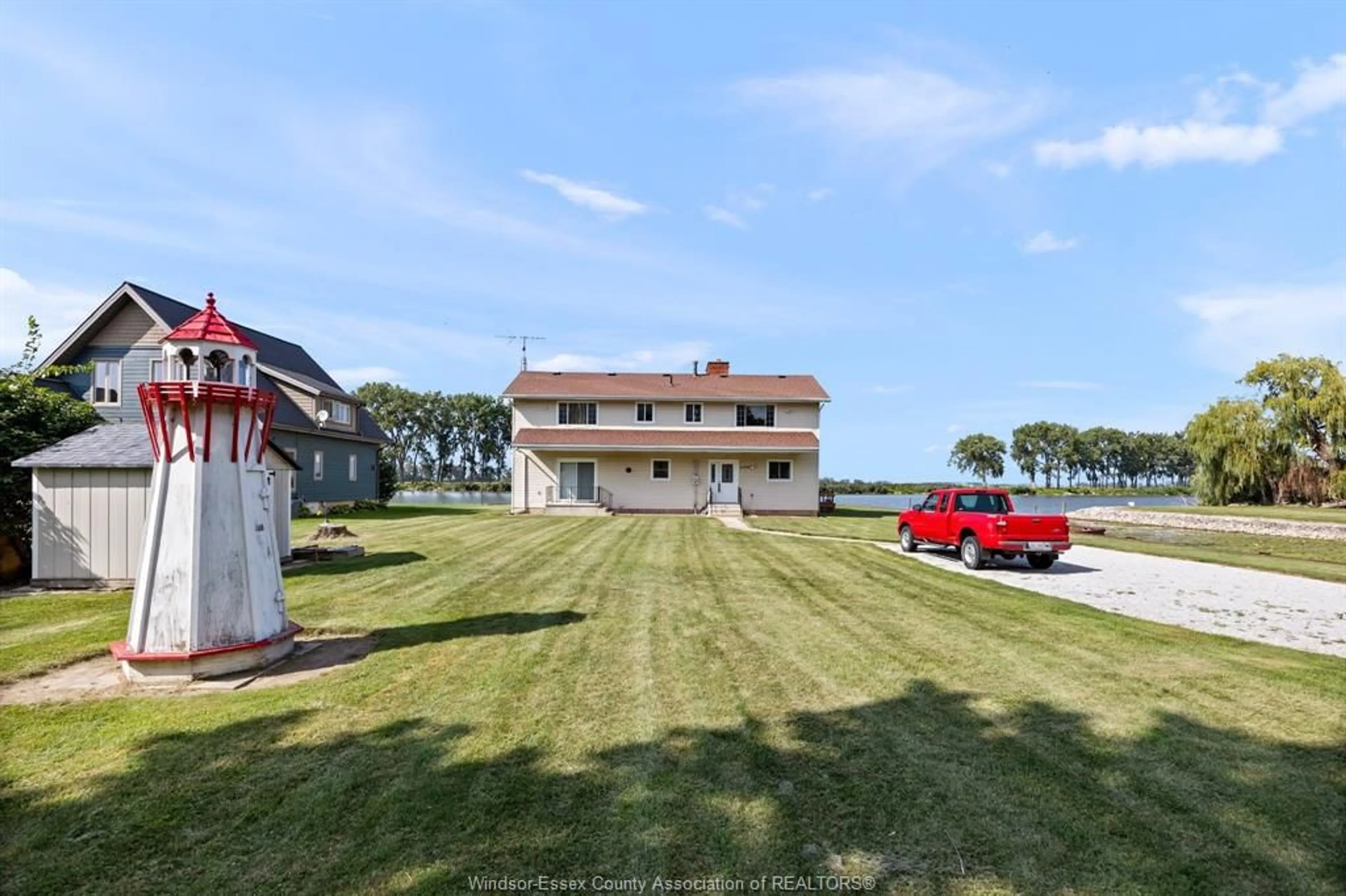 A pic from outside/outdoor area/front of a property/back of a property/a pic from drone, unknown for 21240 DOCKSIDE, Tilbury North Ontario N0P 1L0