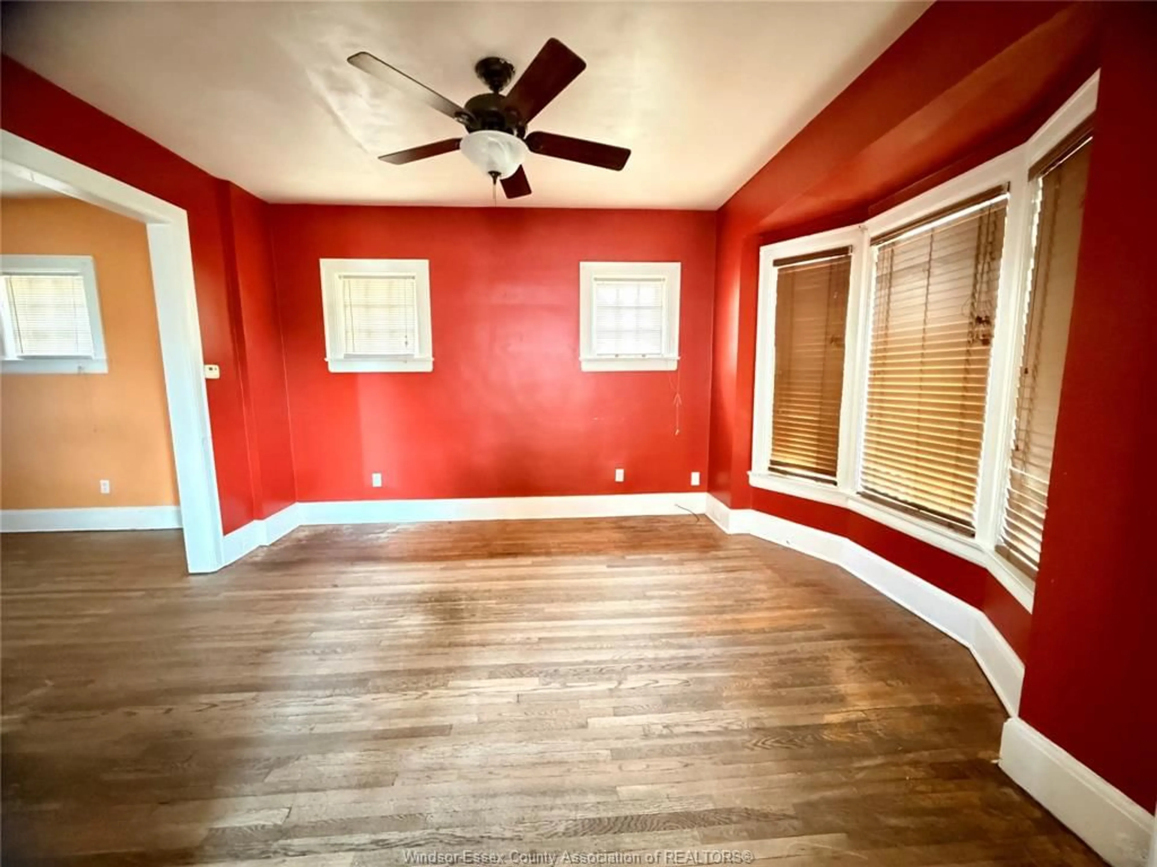 A pic of a room for 490 CRAWFORD, Windsor Ontario N9A 5C4