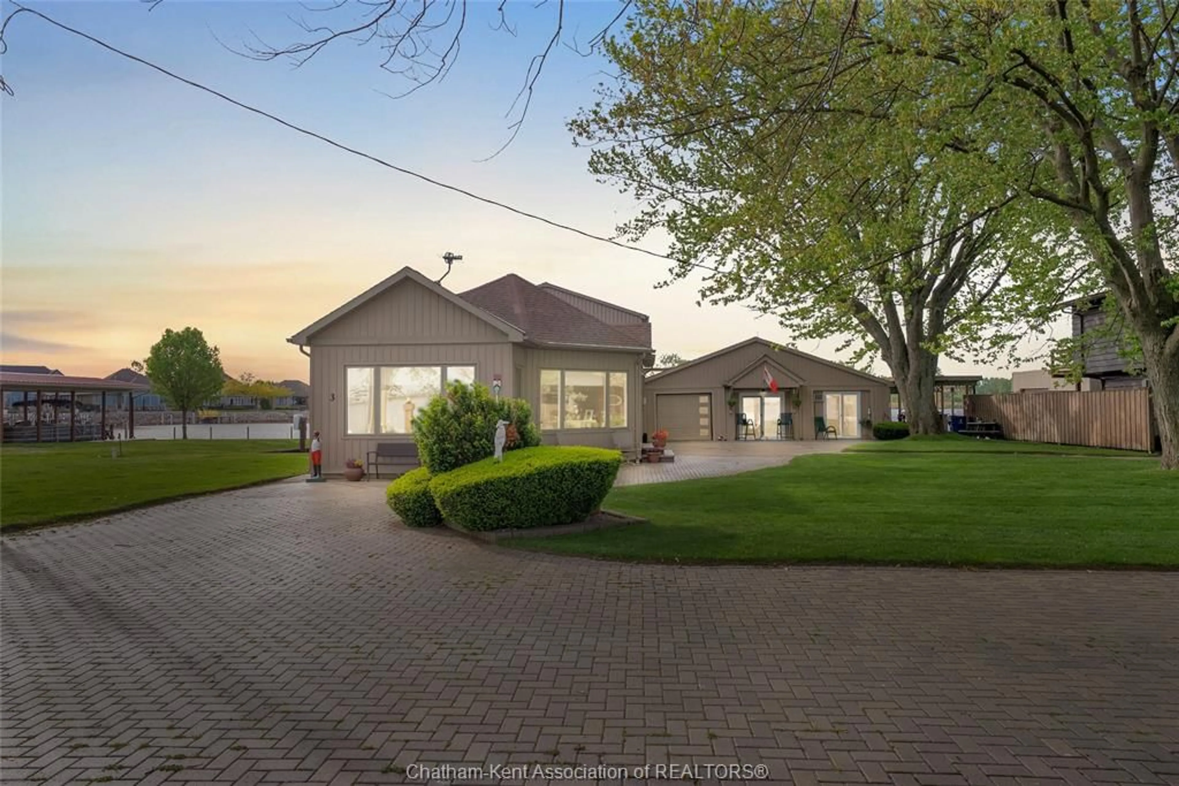A pic from outside/outdoor area/front of a property/back of a property/a pic from drone, street for 3 HINGLE POINT Line, Mitchell's Bay Ontario N0P 1L0