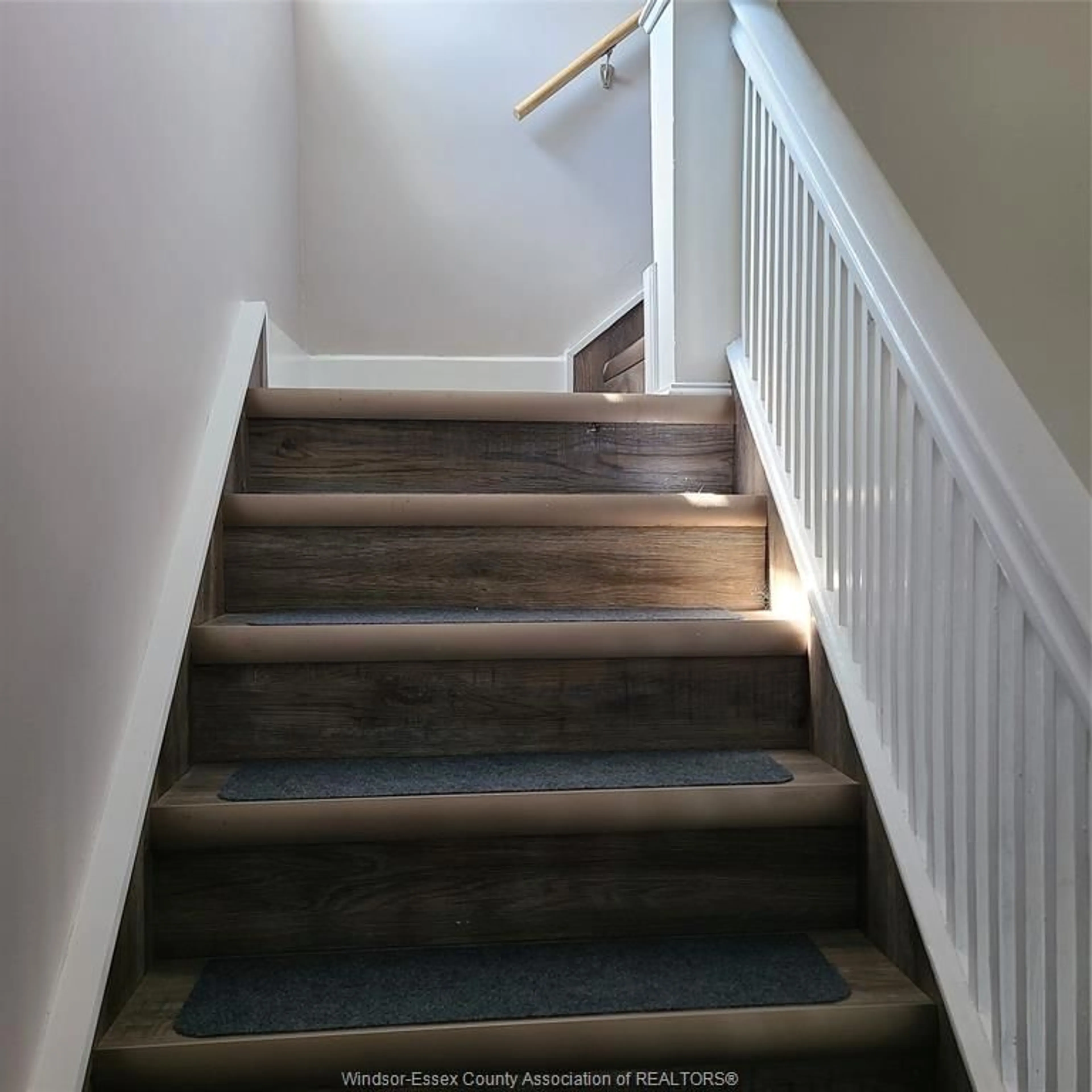 Stairs for 1165 Elm Ave, Windsor Ontario N9A 5J1