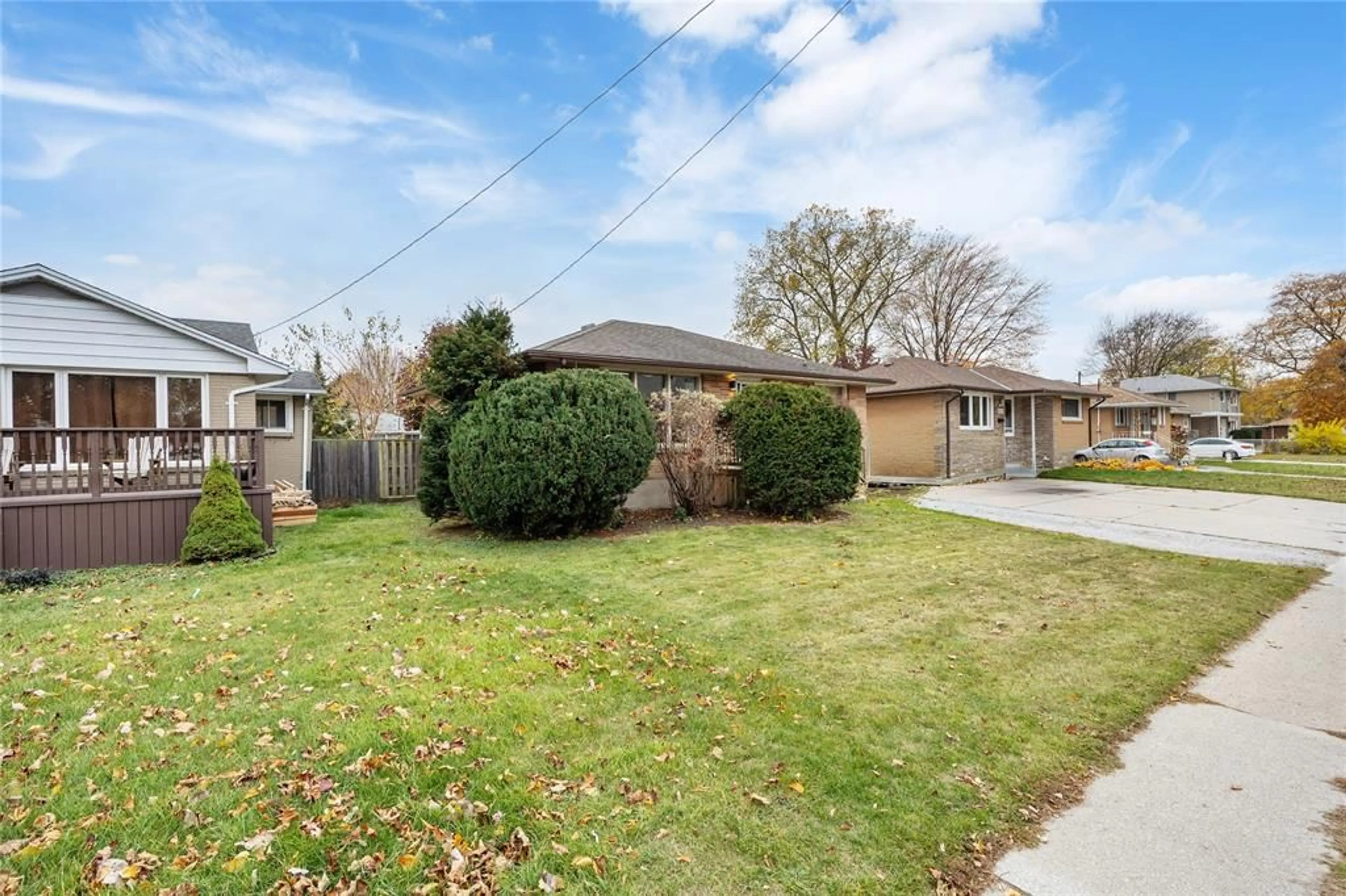 Unknown for 1035 WELLINGTON St, Sarnia Ontario N7S 1E4