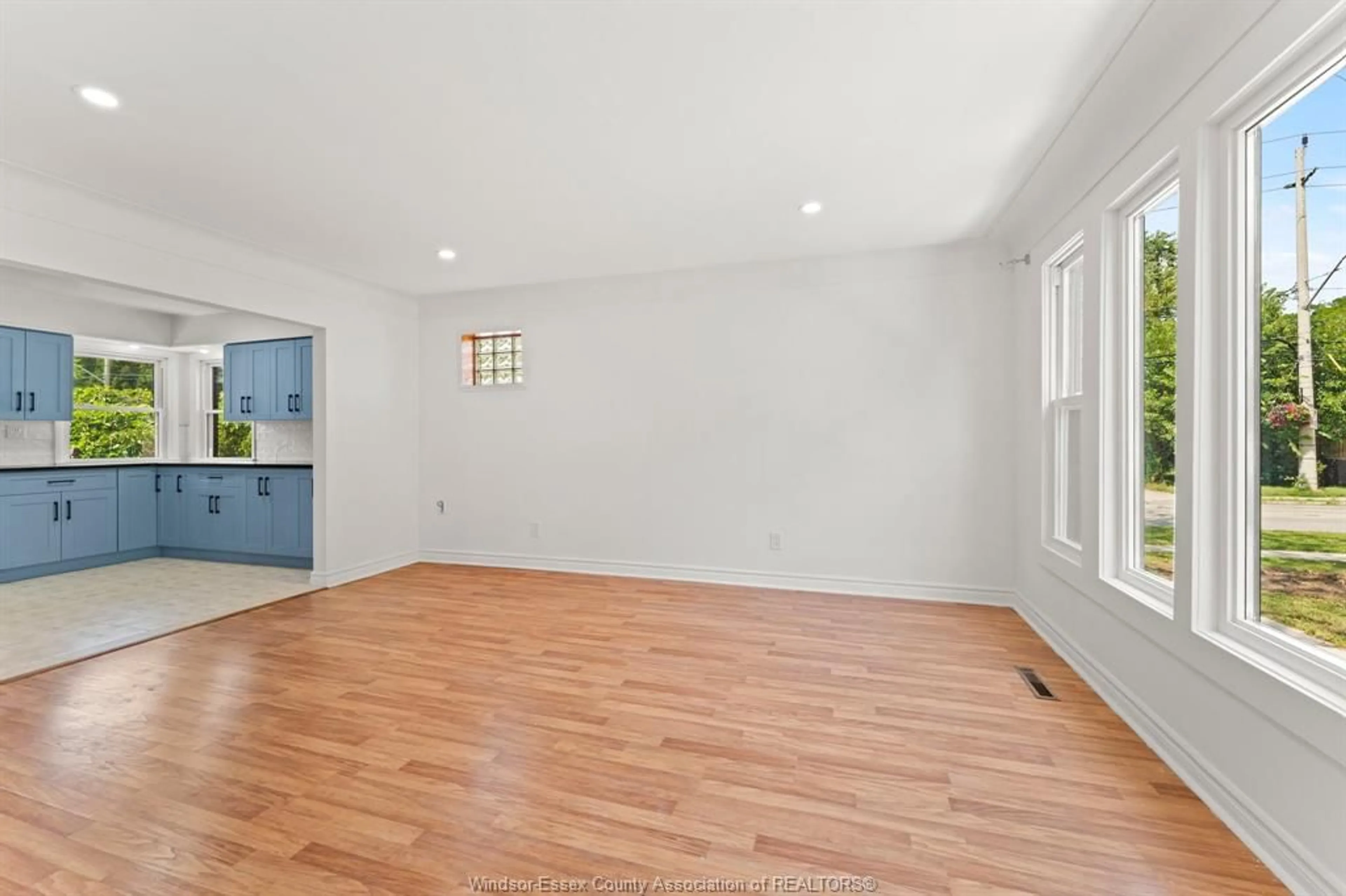 A pic of a room for 1905 NORFOLK St, Windsor Ontario N9E 1H6