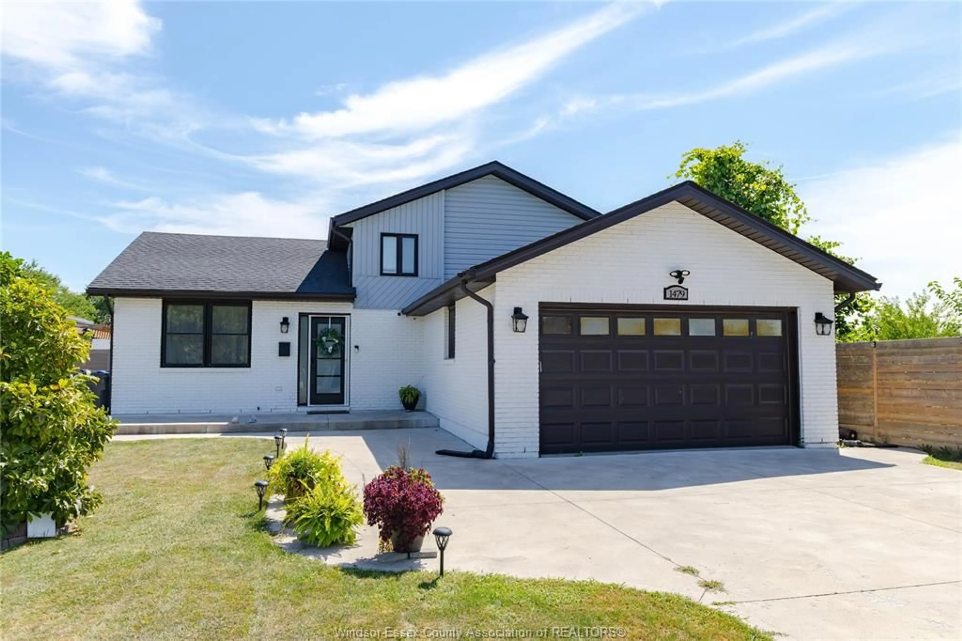 Home with vinyl exterior material, street for 1479 SOUTHDALE Dr, Windsor Ontario N8W 5N3