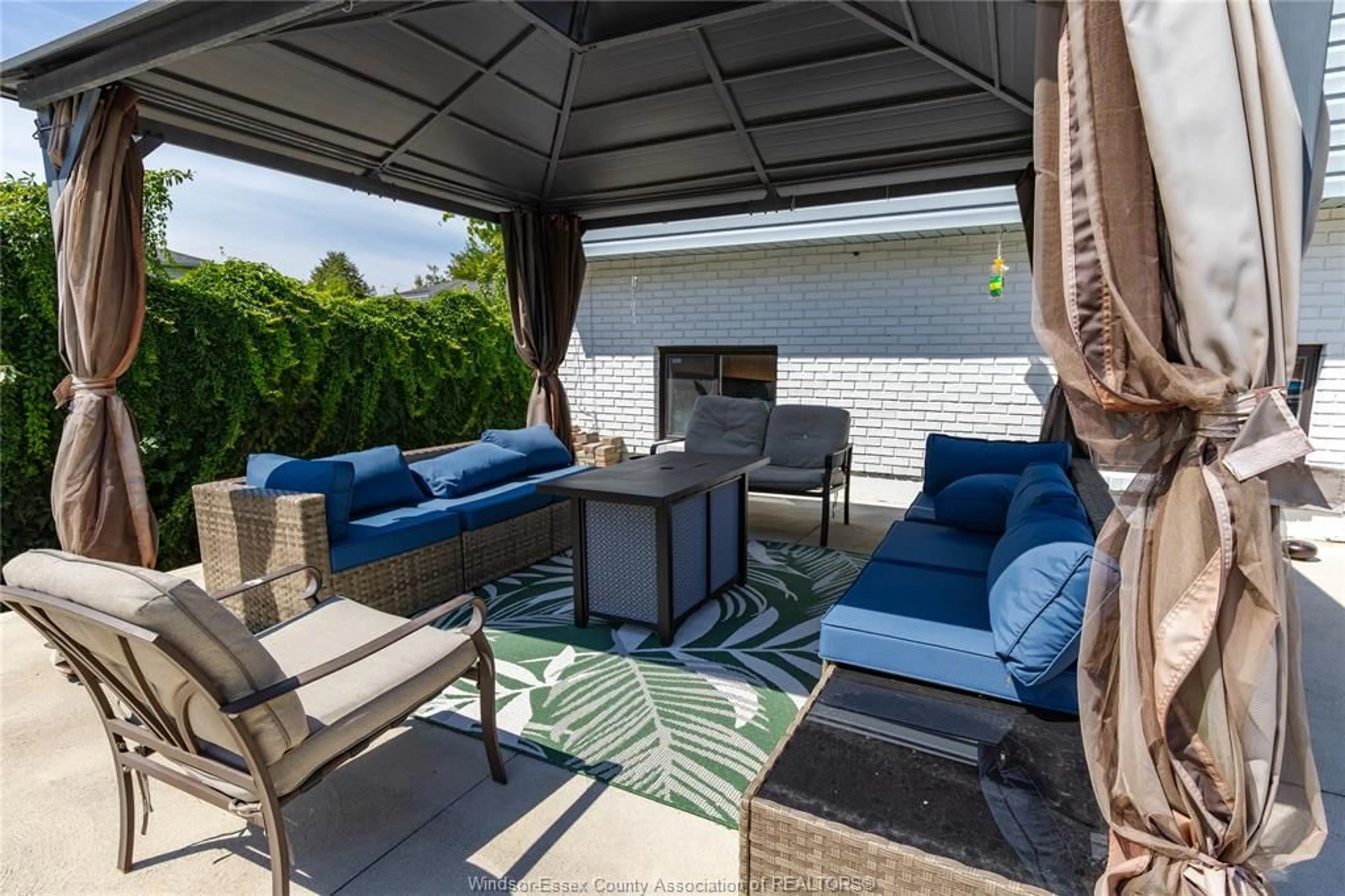 Patio, water/lake/river/ocean view for 1479 SOUTHDALE Dr, Windsor Ontario N8W 5N3