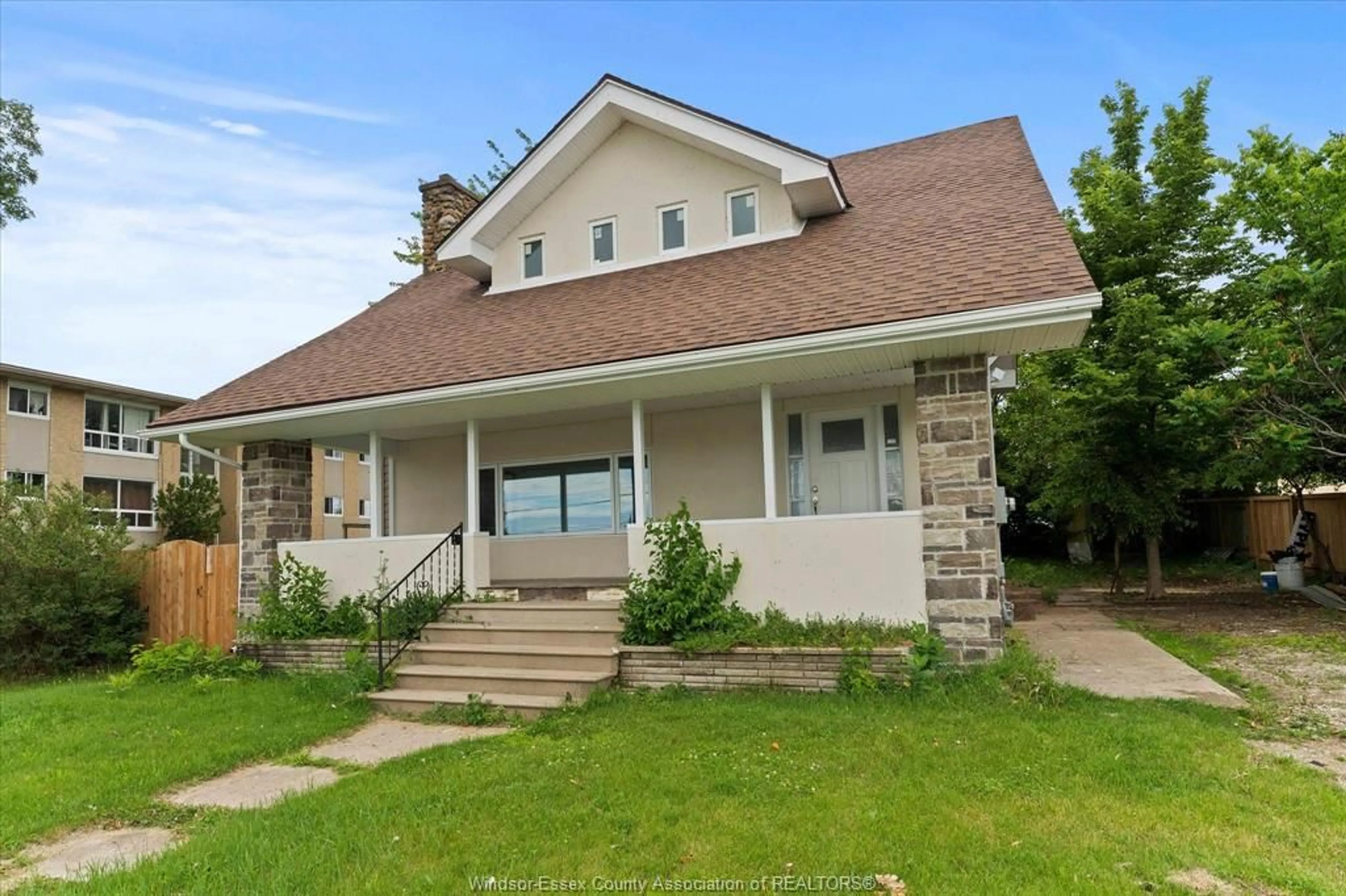 Unknown for 305 ERIE, Leamington Ontario N8H 3C7