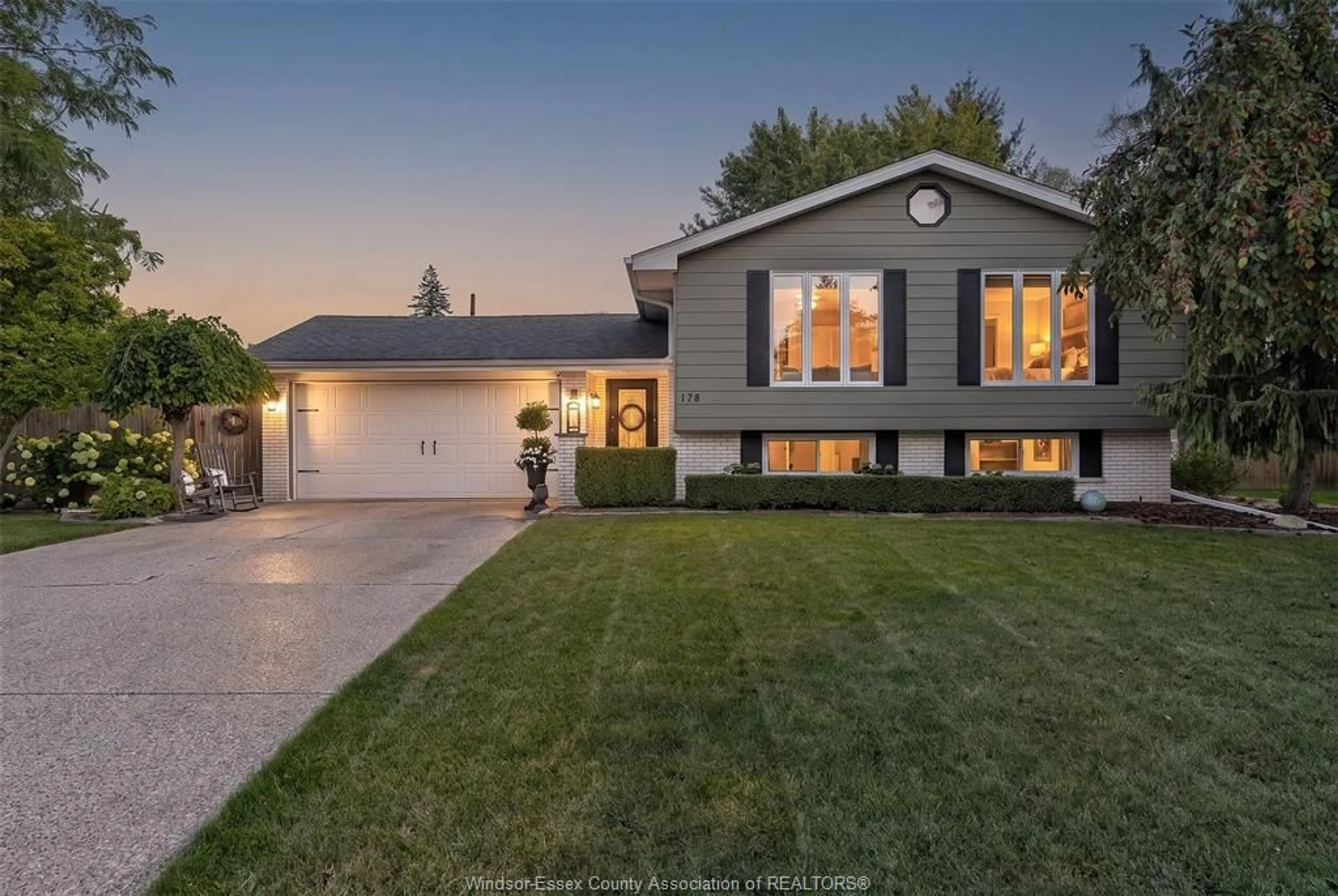 Home with vinyl exterior material, street for 178 GRANT Ave, Tecumseh Ontario N8N 2X8