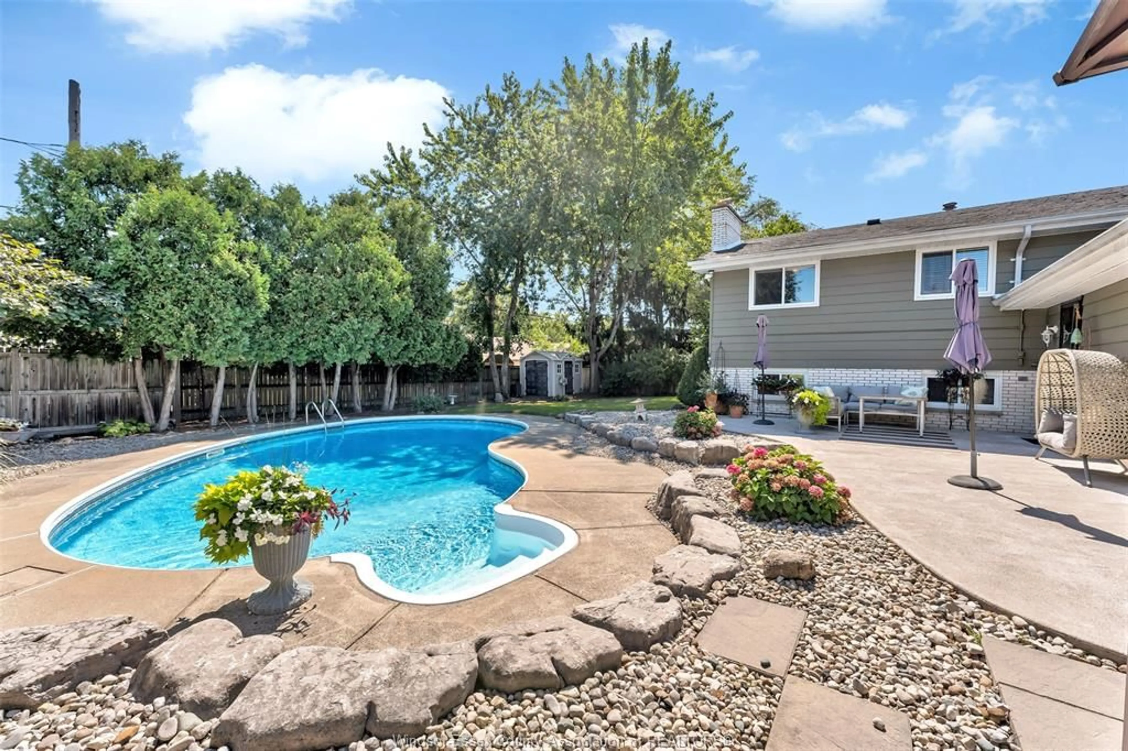 Pool for 178 GRANT Ave, Tecumseh Ontario N8N 2X8