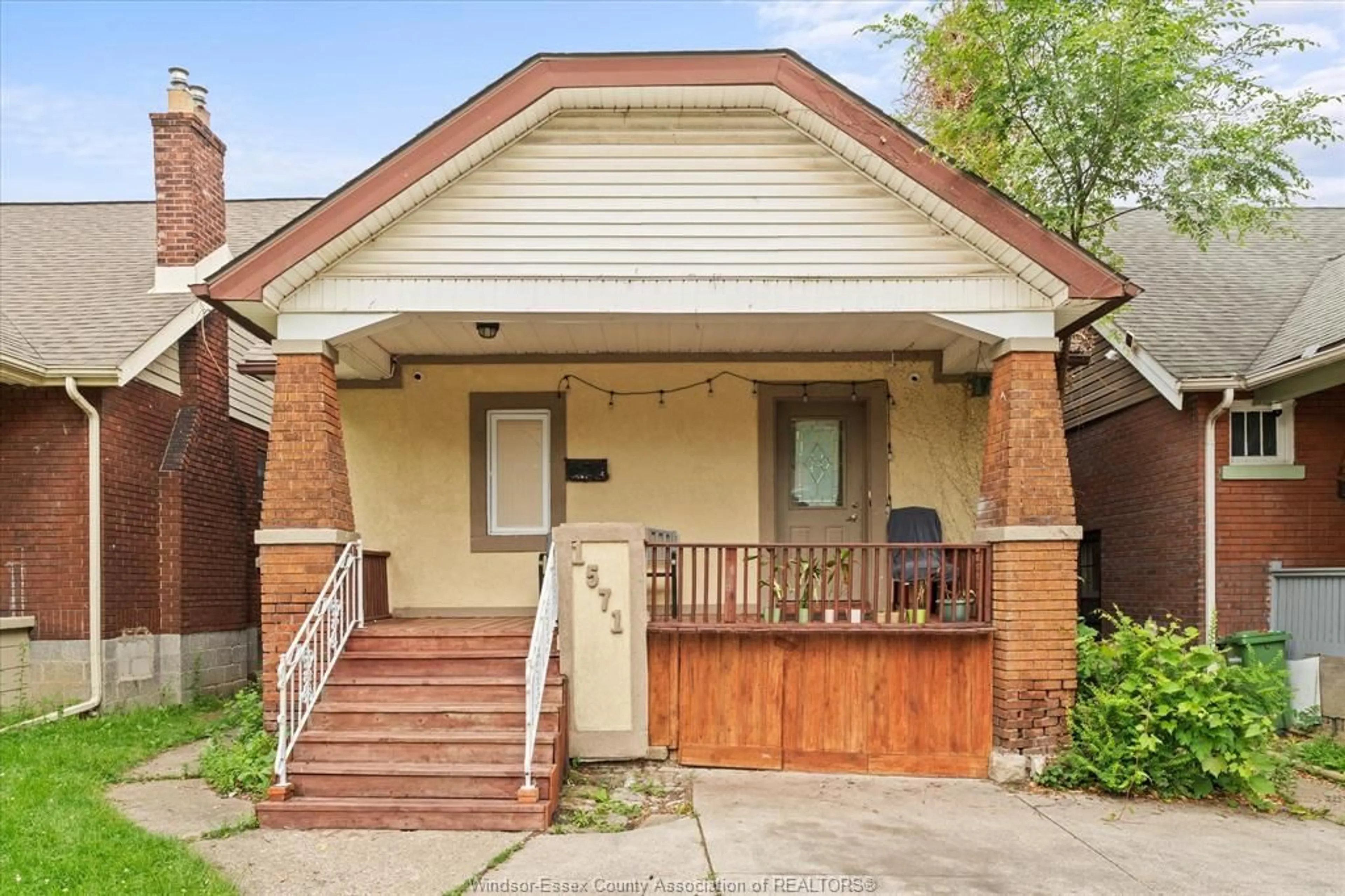 Home with brick exterior material, street for 1571 GOYEAU, Windsor Ontario N8X 3L5