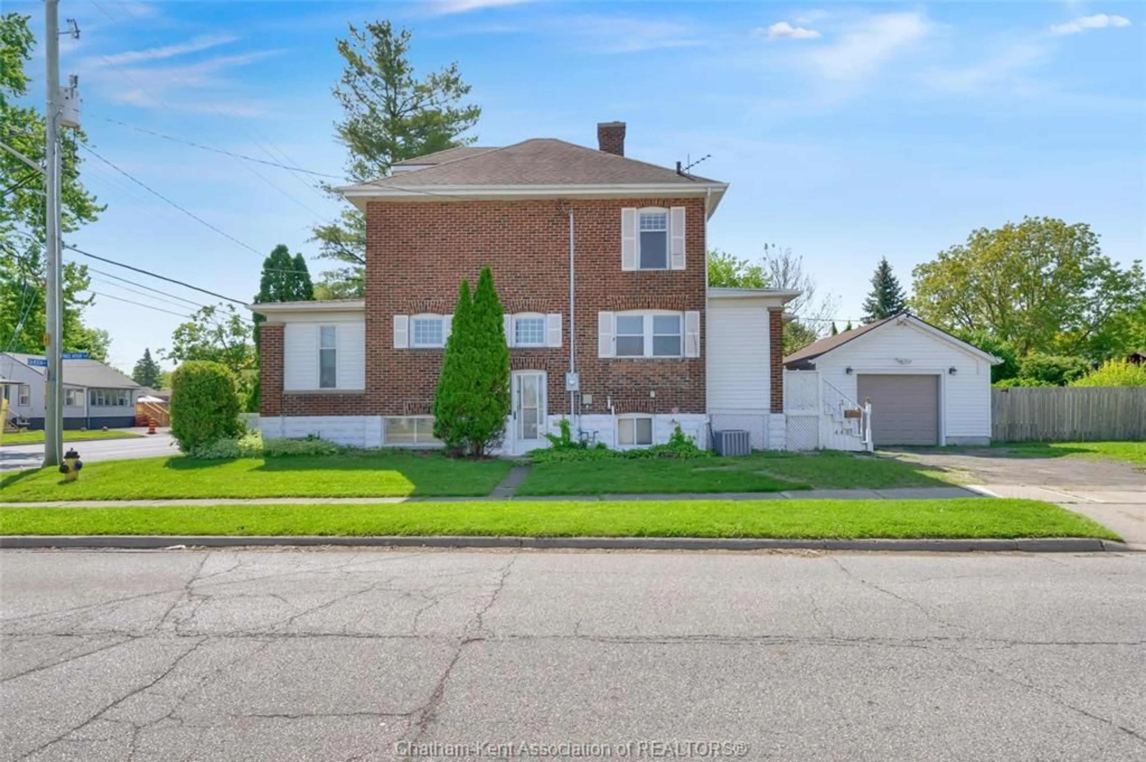 Unknown for 448 Queen St, Chatham Ontario N7M 2J3