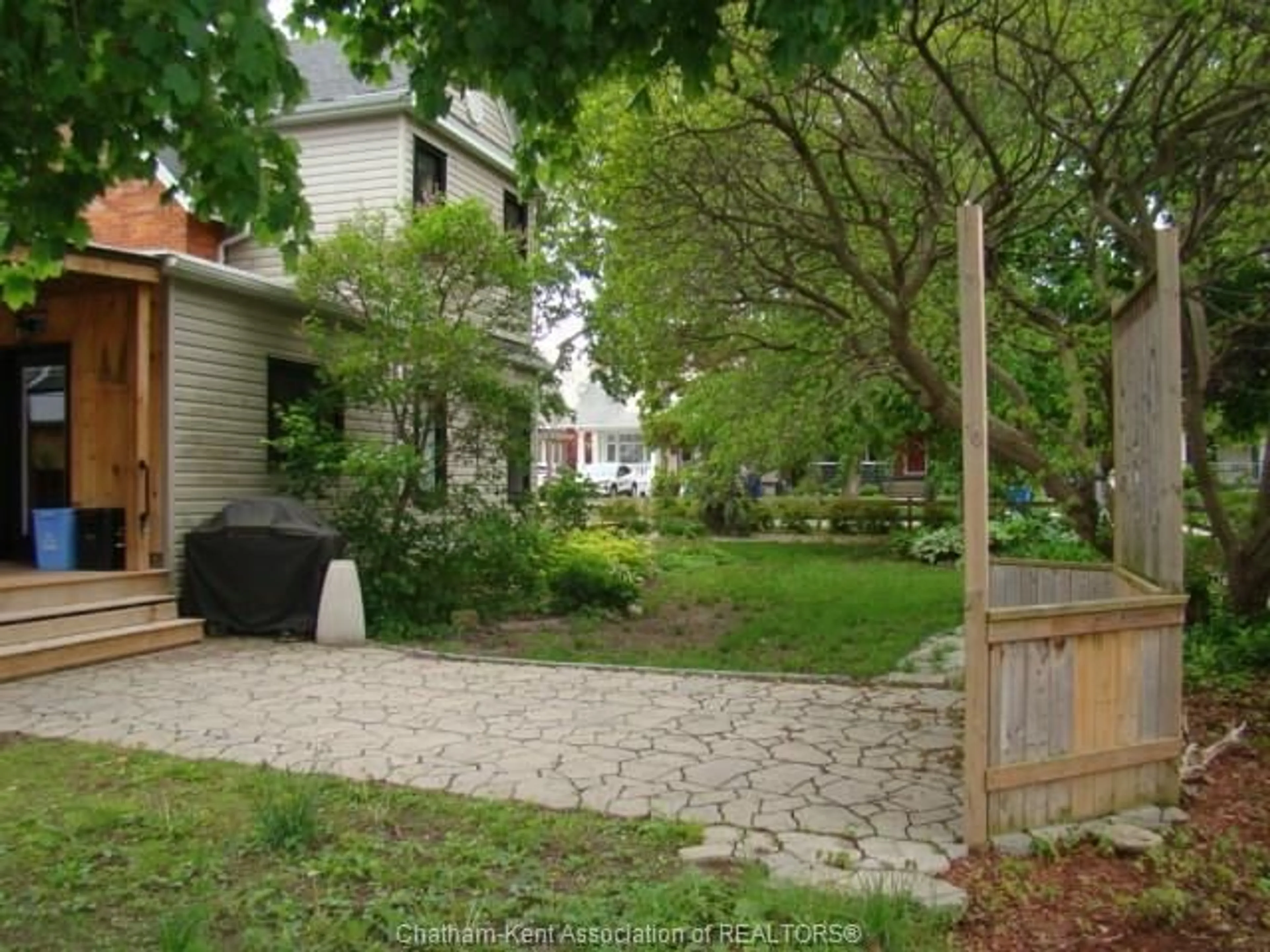 A pic from outside/outdoor area/front of a property/back of a property/a pic from drone, street for 26 ERIE St, Ridgetown Ontario N0P 2C0