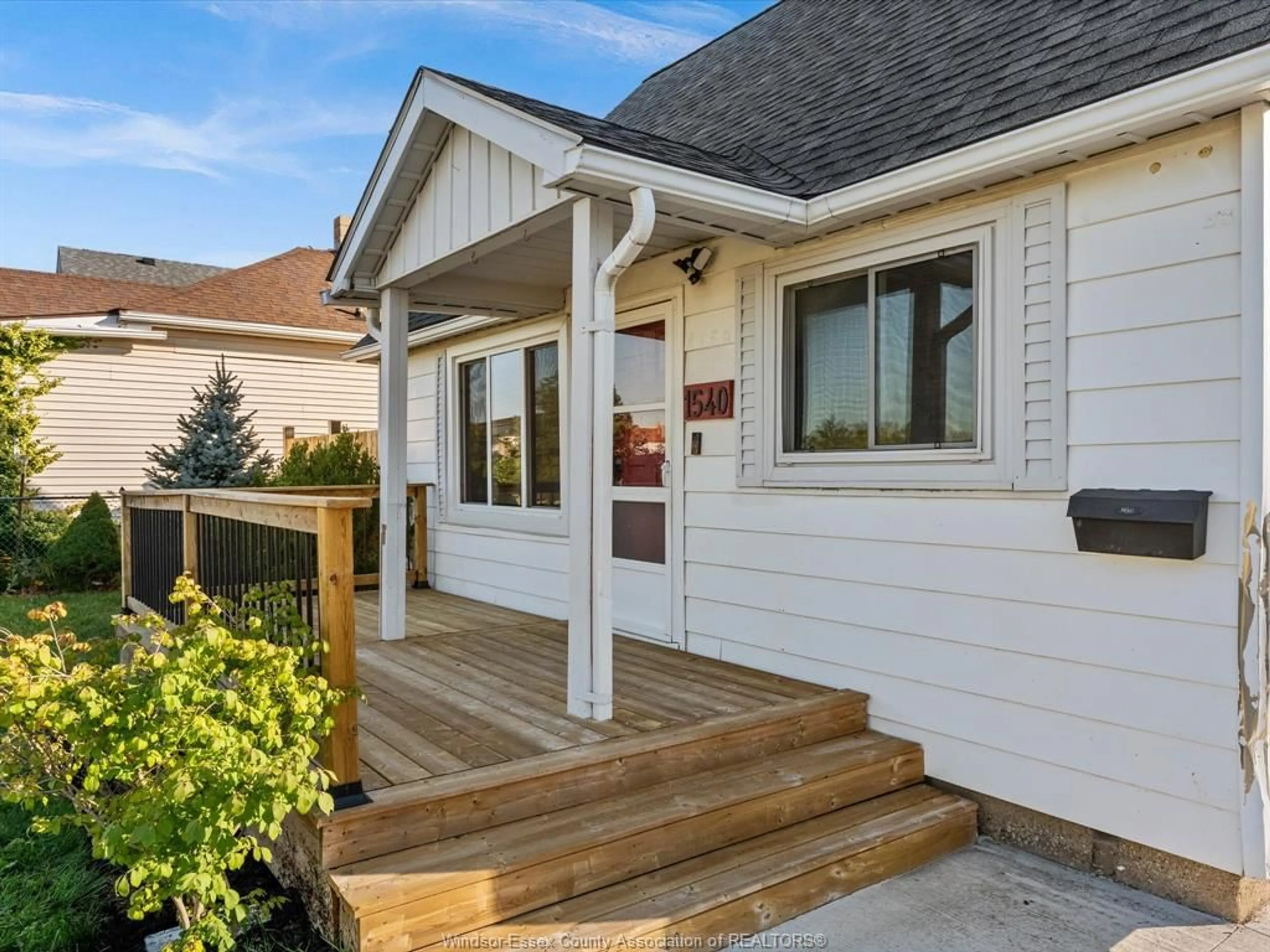 Home with vinyl exterior material, street for 1540 ST. LUKE Rd, Windsor Ontario N8Y 3N3
