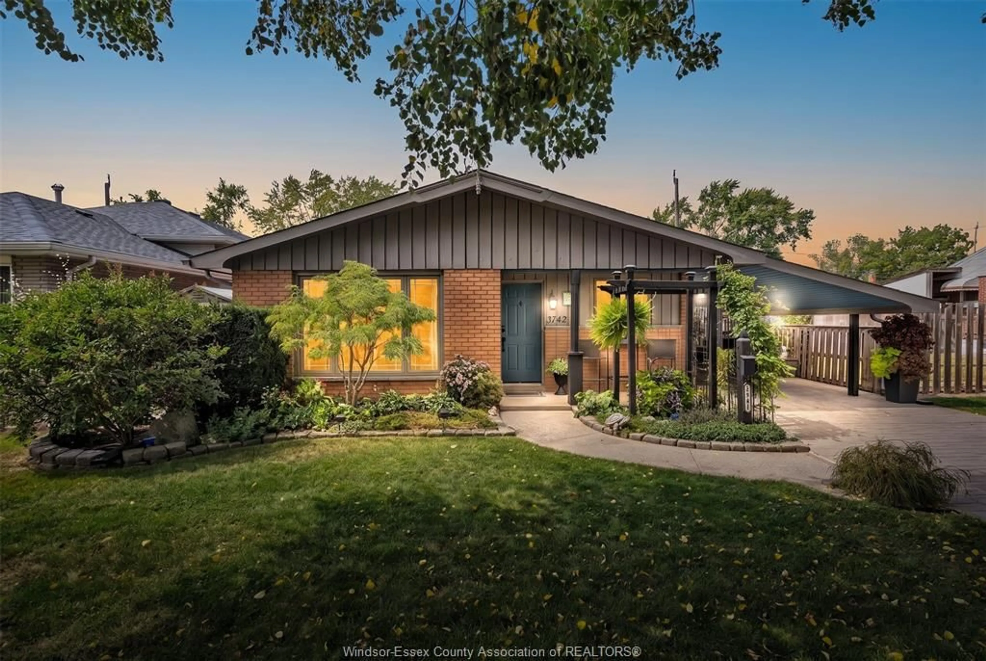 Home with brick exterior material, street for 3742 MYRTLE Ave, Windsor Ontario N8W 5W1