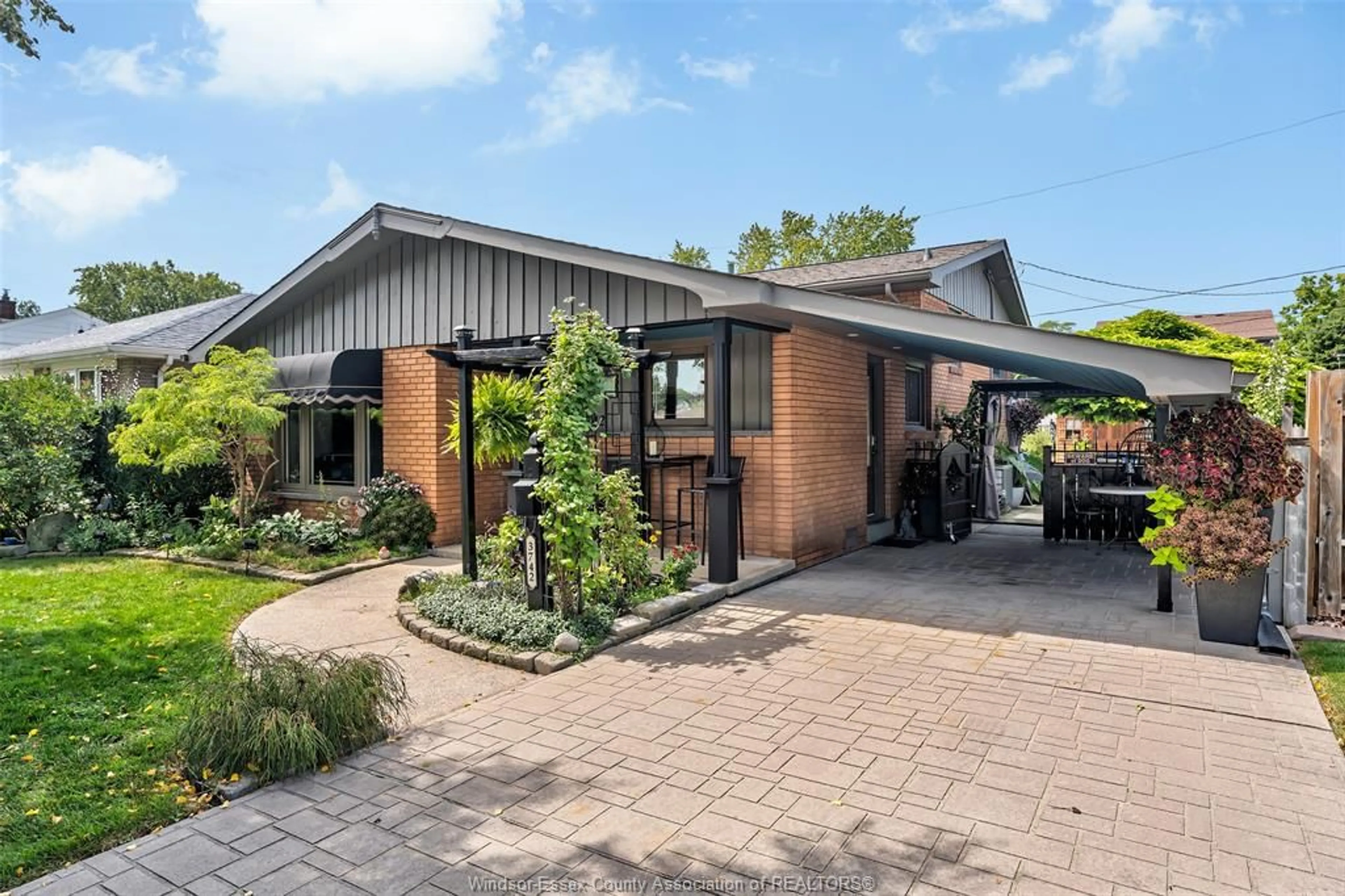 Home with brick exterior material, street for 3742 MYRTLE Ave, Windsor Ontario N8W 5W1