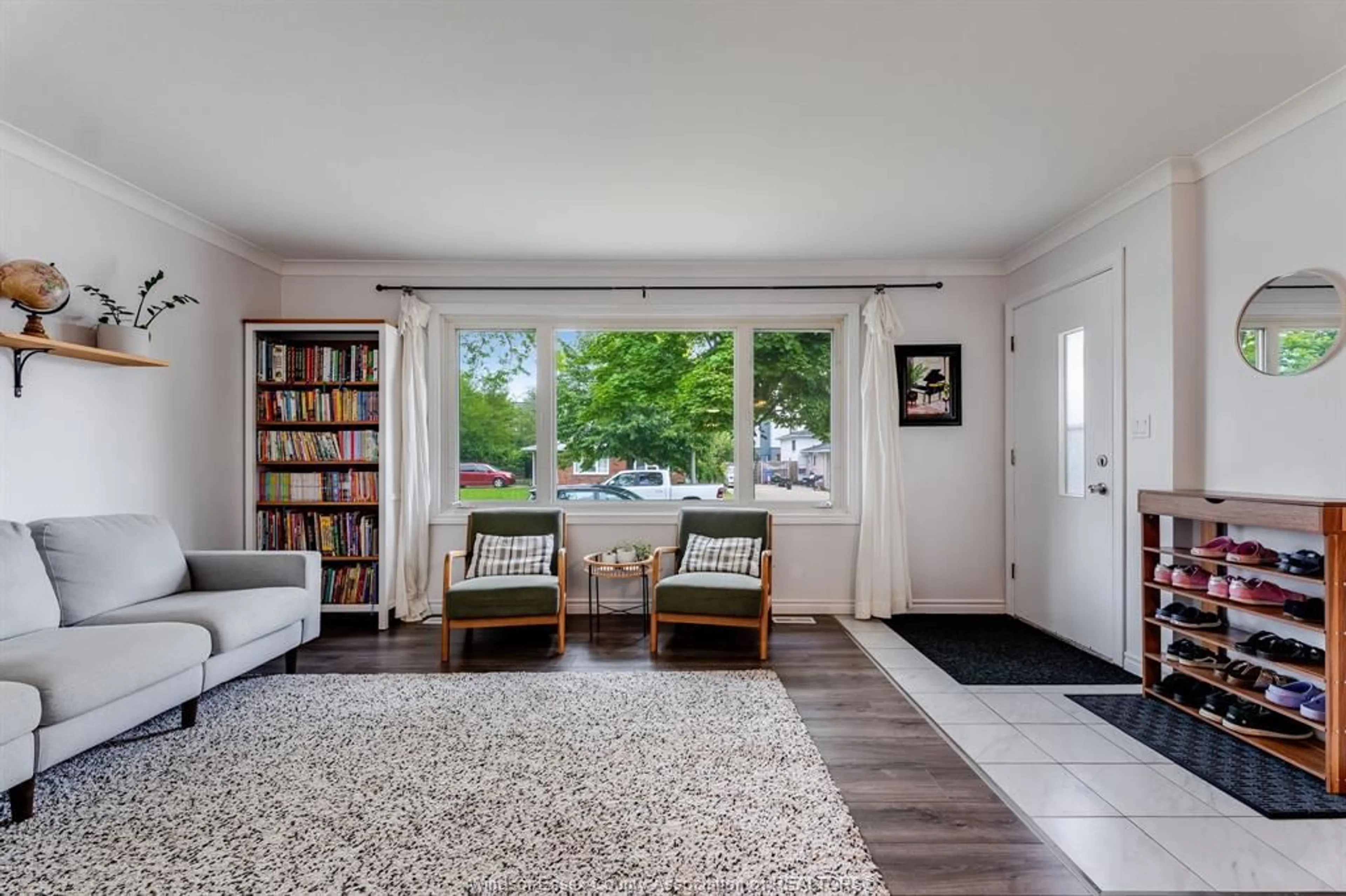 Living room with furniture, unknown for 19 Rickway Dr, Leamington Ontario N8H 2M3