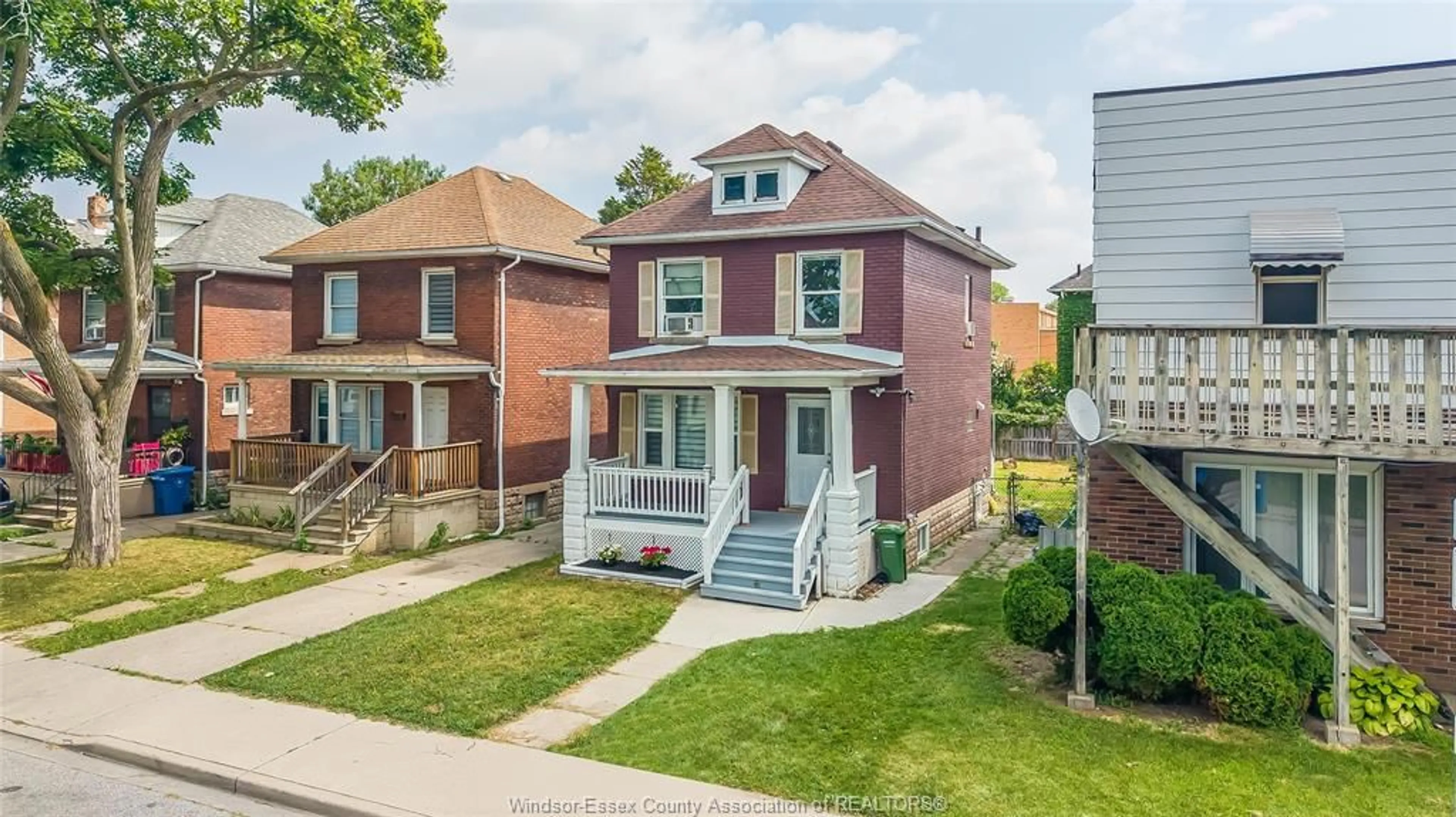 Home with brick exterior material, street for 392 CURRY Ave, Windsor Ontario N9B 2B7