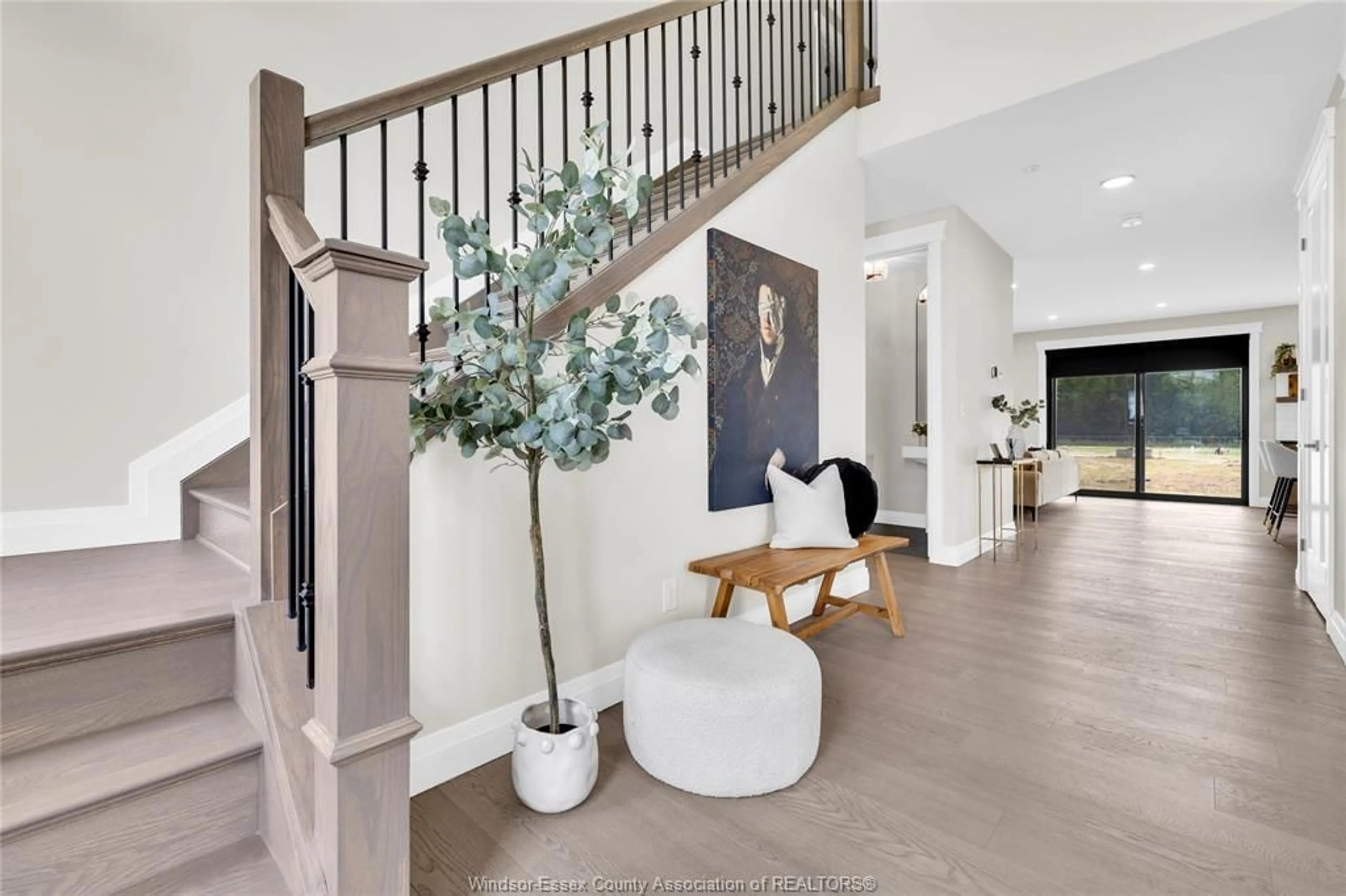 Indoor entryway for 8311 ANNIE Ave, Amherstburg Ontario N0R 1J0
