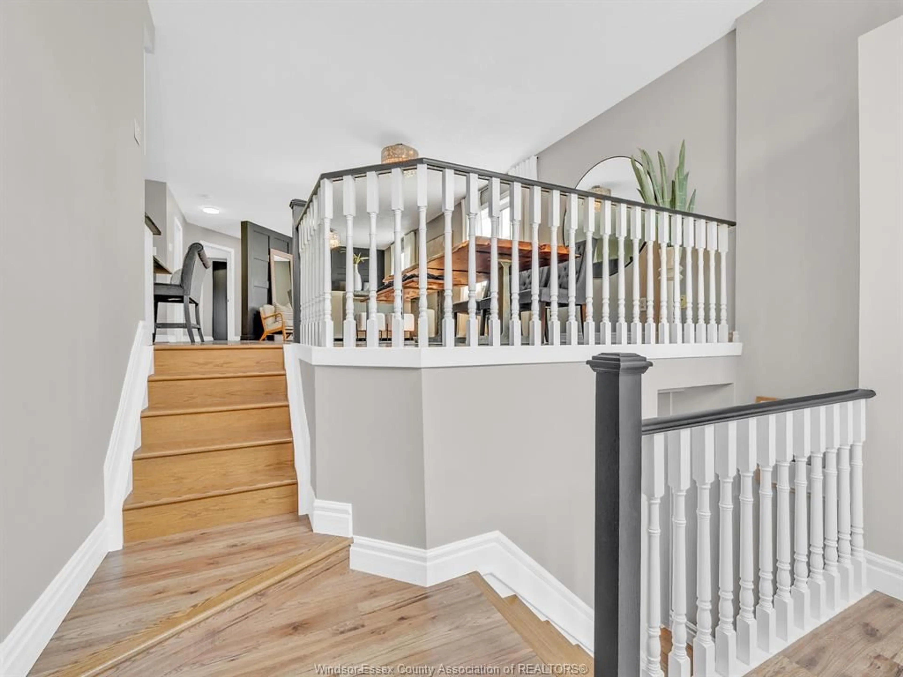 Unknown for 1594 HEATHERGLEN Cres, Tecumseh Ontario N8N 5B5