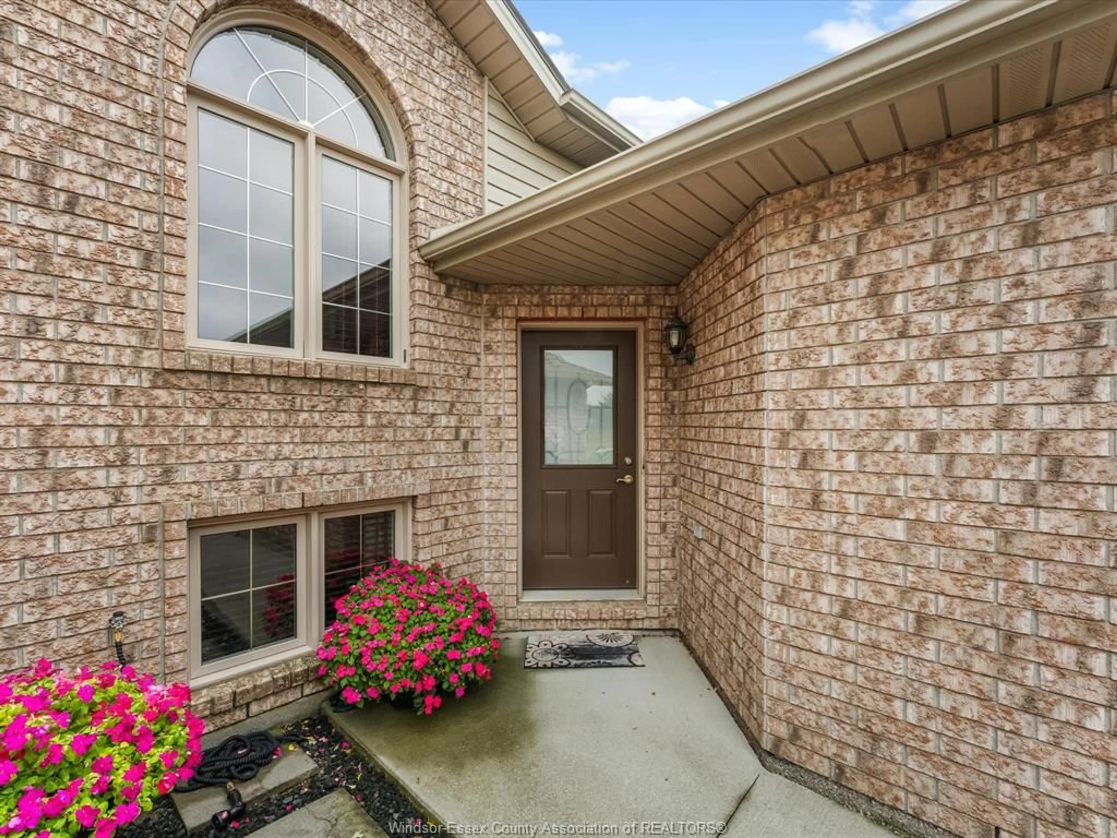 Home with brick exterior material, street for 130 ANTONIO Crt, Leamington Ontario N8H 5P7