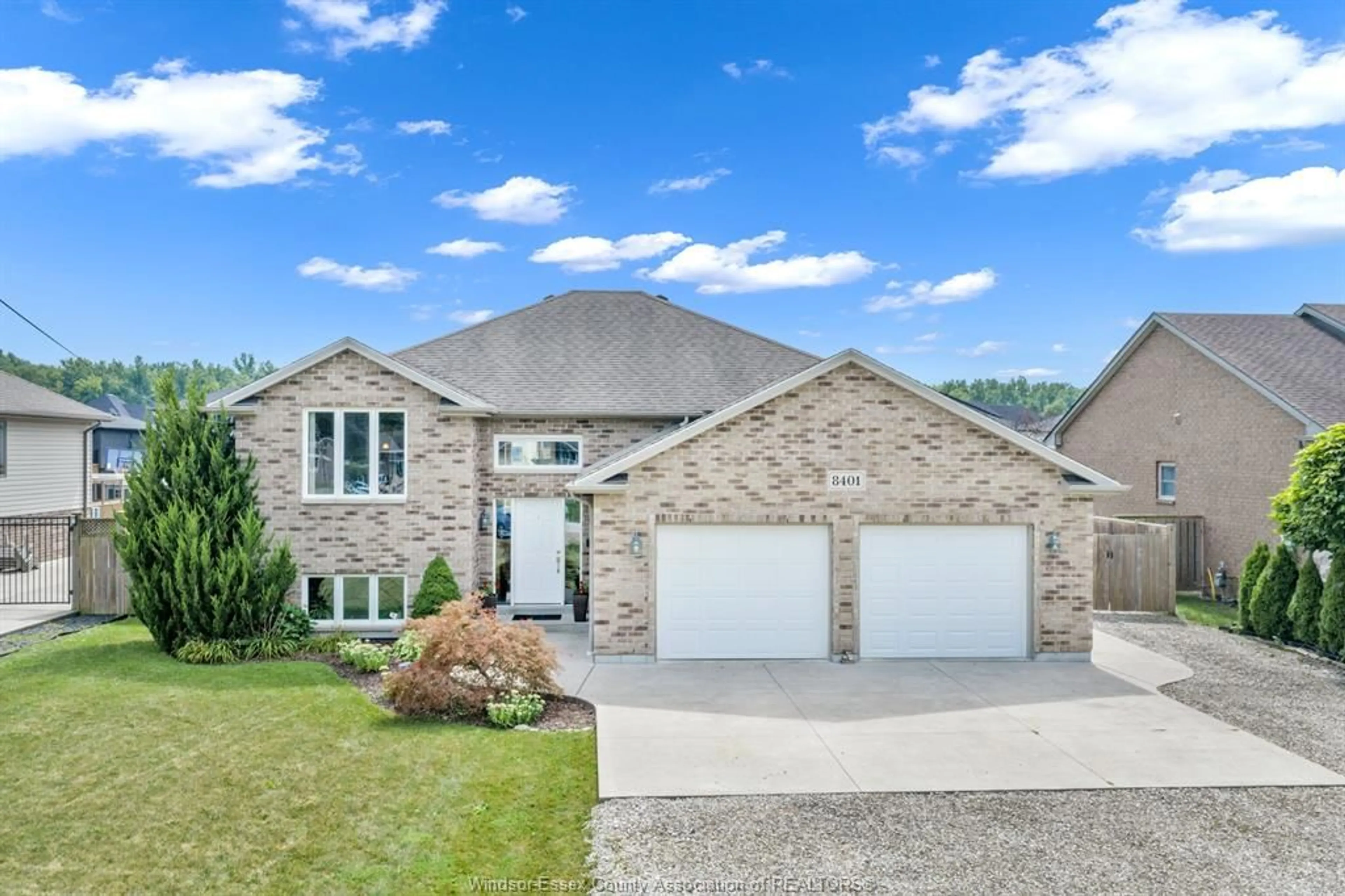 Home with brick exterior material, street for 8401 MIDDLE Sideroad, Amherstburg Ontario N0R 1J0
