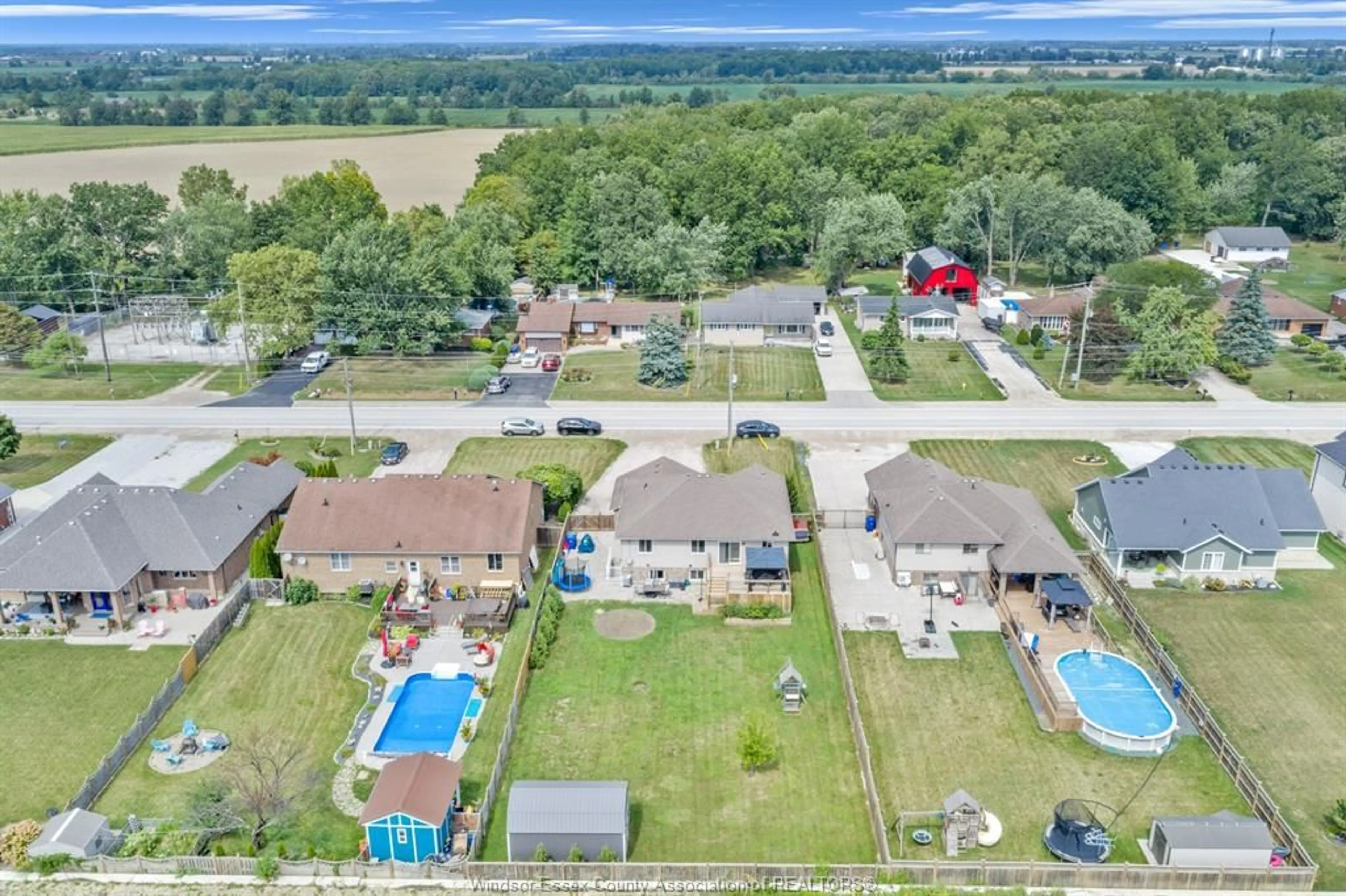 A pic from outside/outdoor area/front of a property/back of a property/a pic from drone, water/lake/river/ocean view for 8401 MIDDLE Sideroad, Amherstburg Ontario N0R 1J0
