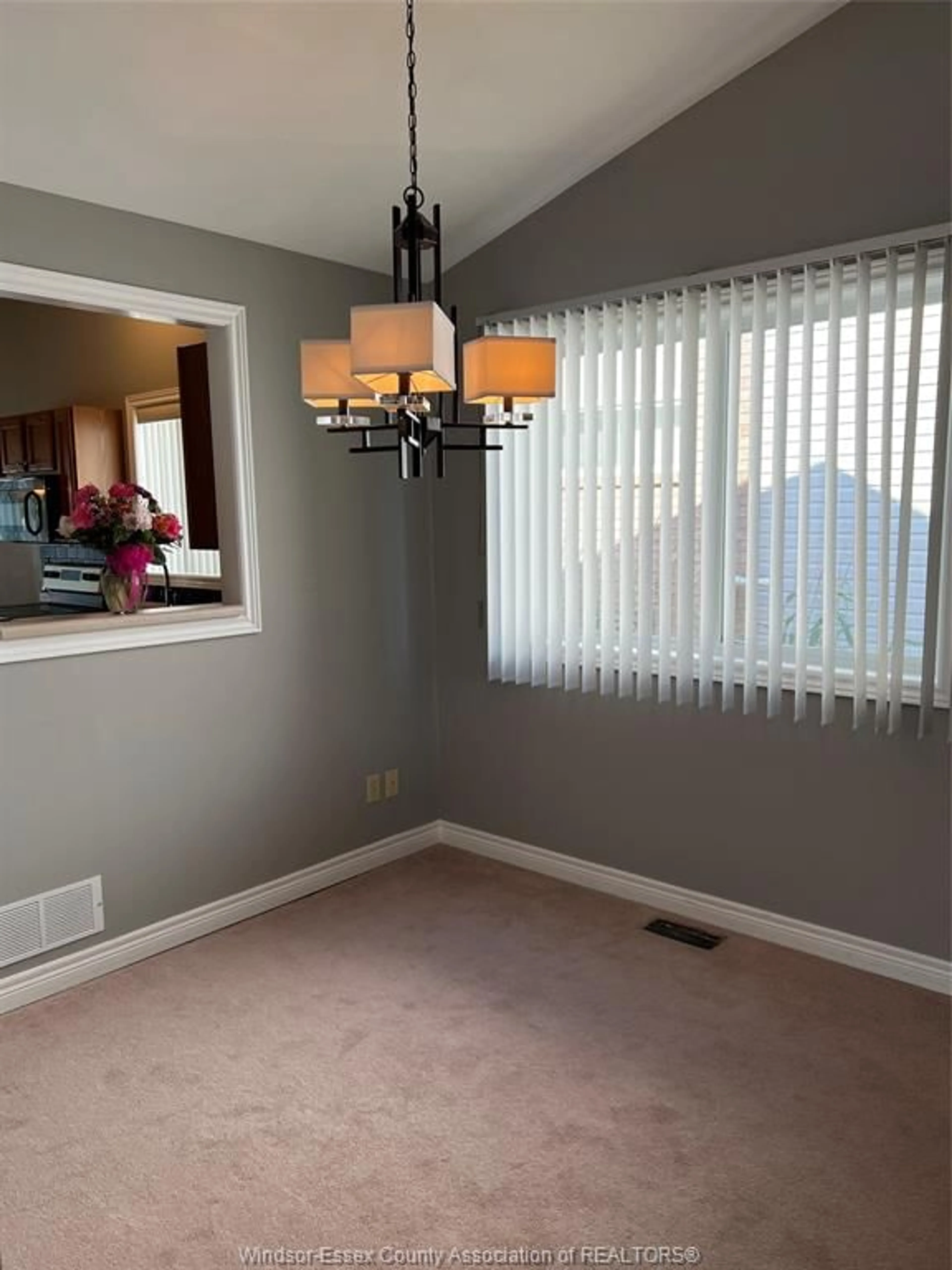 A pic of a room for 9 Erie Glen Cres, Leamington Ontario N8H 5K2