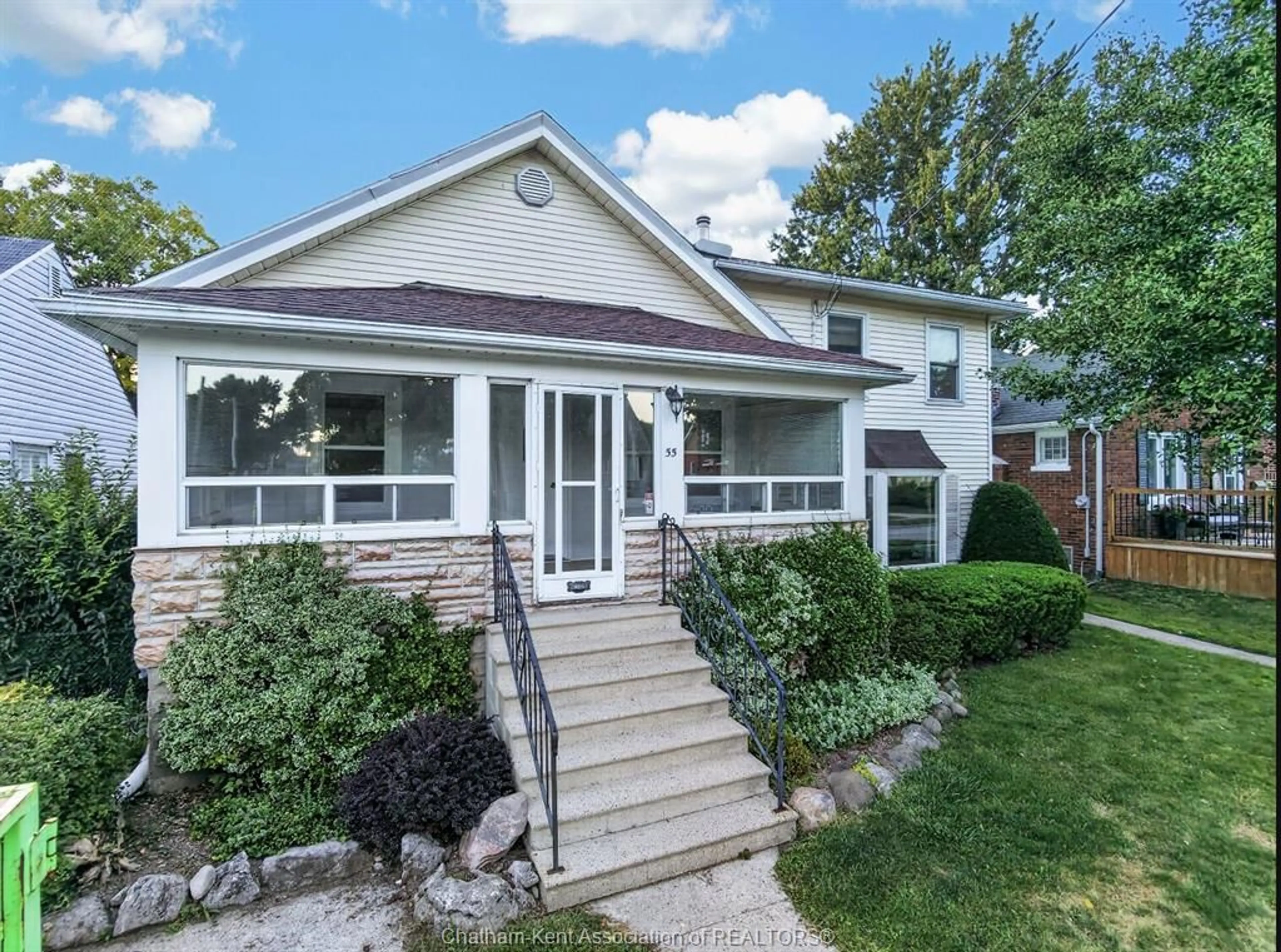 Home with brick exterior material, street for 55 Prince Arthur Ave, Chatham Ontario N7M 1X6