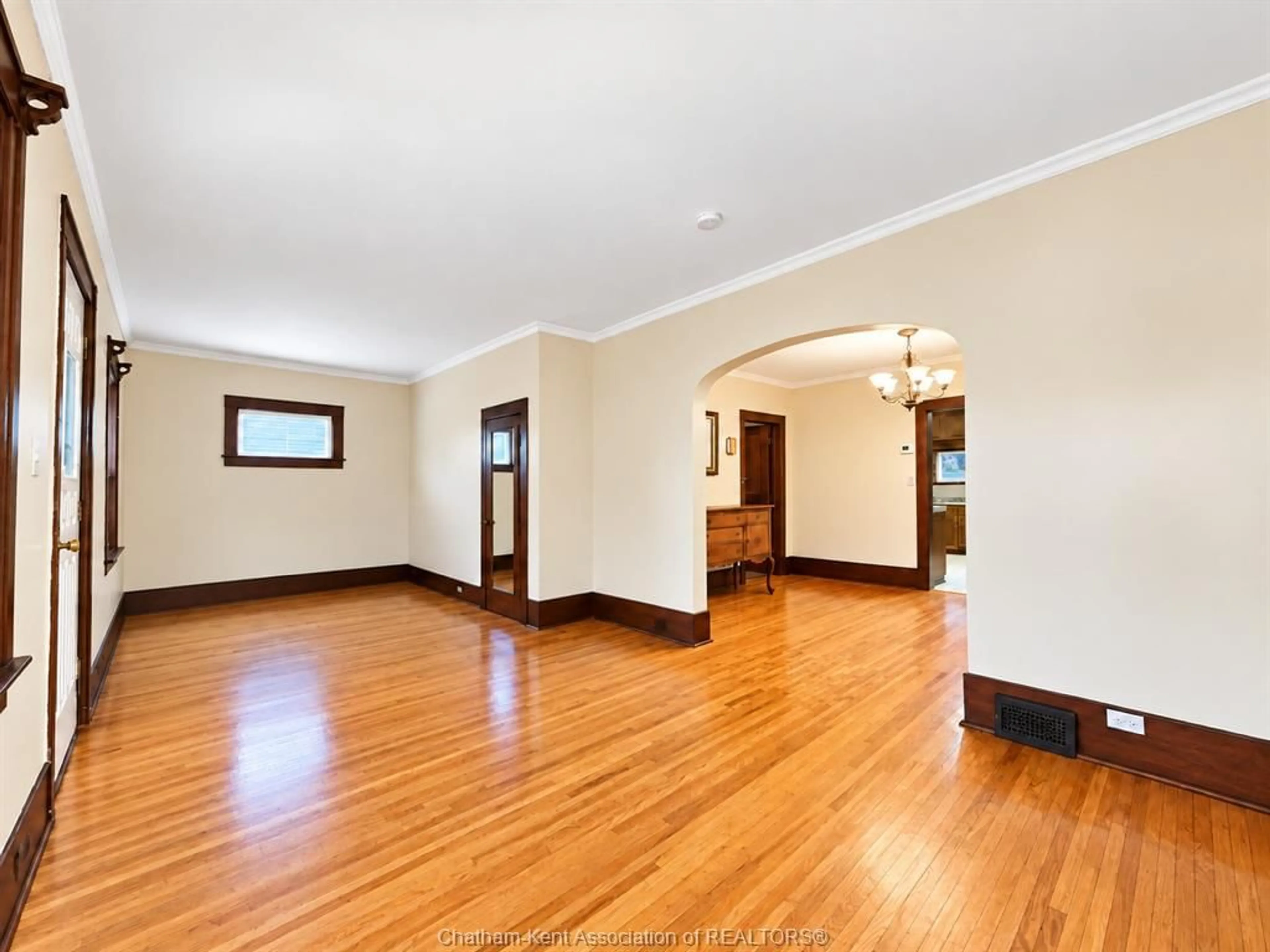 Unknown for 55 Prince Arthur Ave, Chatham Ontario N7M 1X6