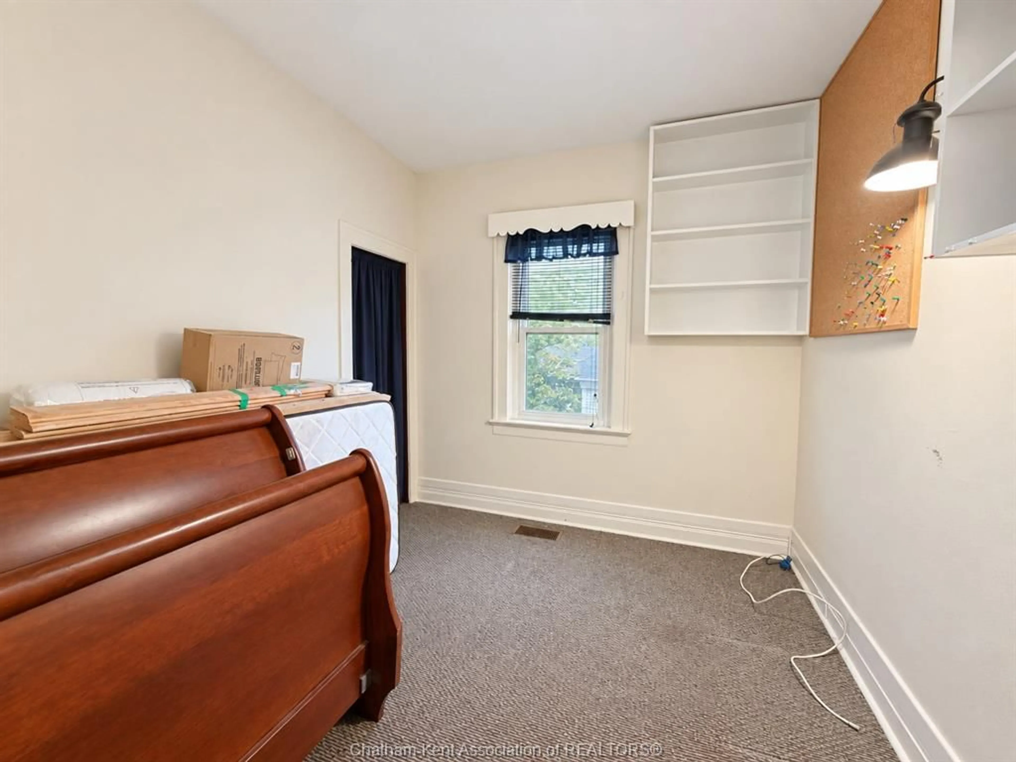 A pic of a room for 55 Prince Arthur Ave, Chatham Ontario N7M 1X6