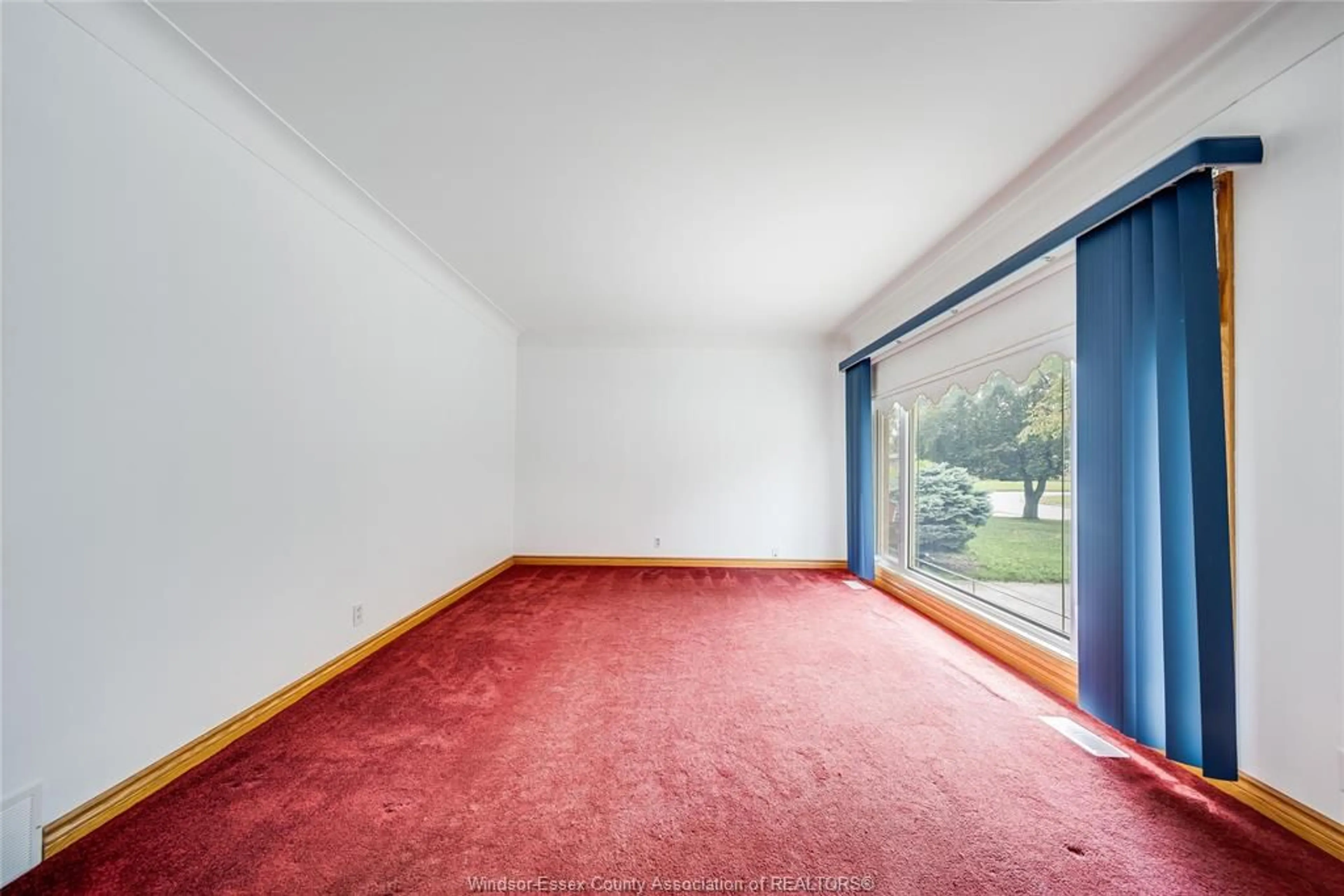 Indoor foyer for 1044 MARJORIE Dr, Windsor Ontario N8S 4A3