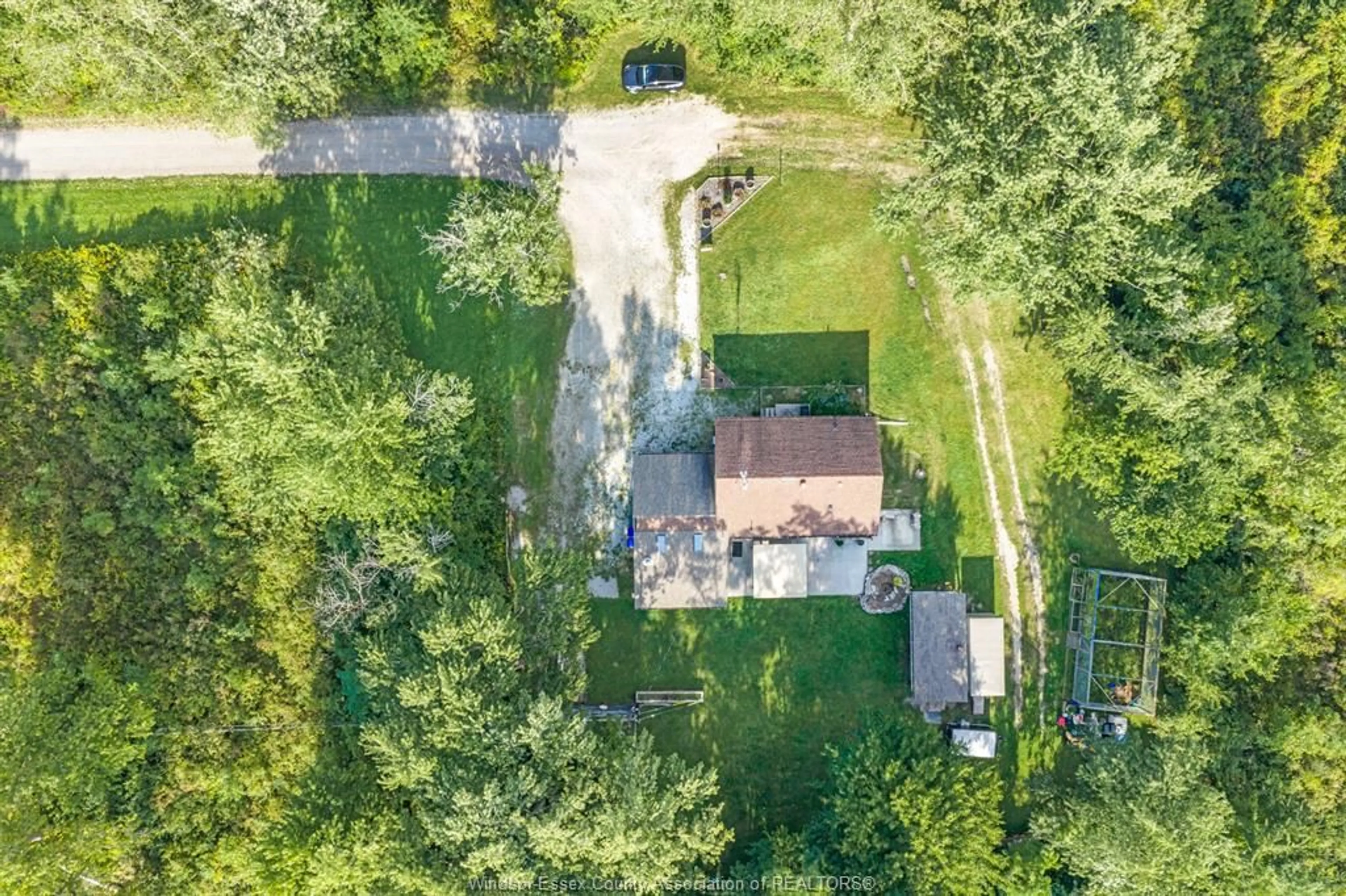 A pic from outside/outdoor area/front of a property/back of a property/a pic from drone, unknown for 2125 Betts, Windsor Ontario N9B 3P5