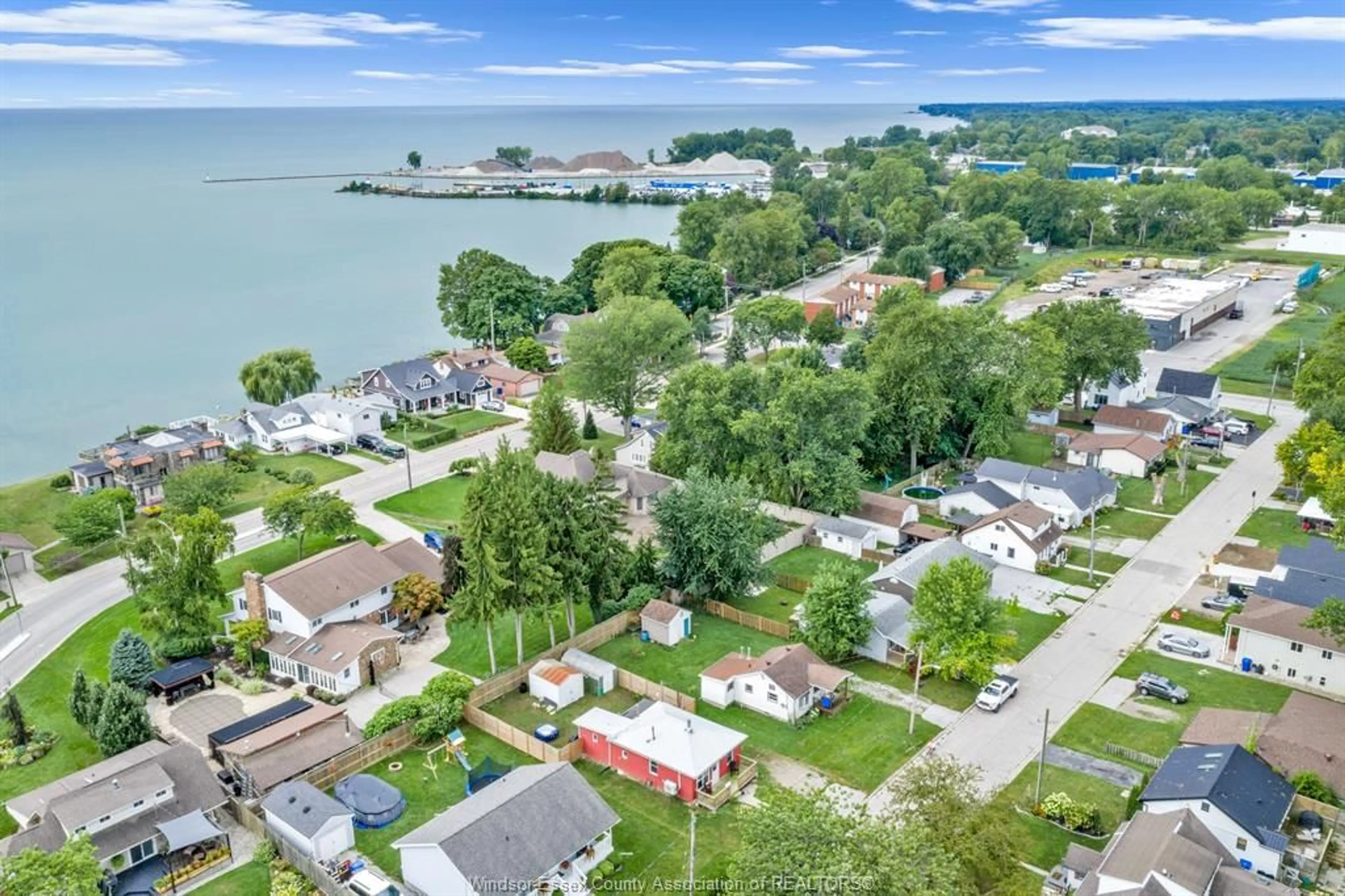 A pic from outside/outdoor area/front of a property/back of a property/a pic from drone, water/lake/river/ocean view for 309 ERIEVIEW St, Kingsville Ontario N9Y 1M4