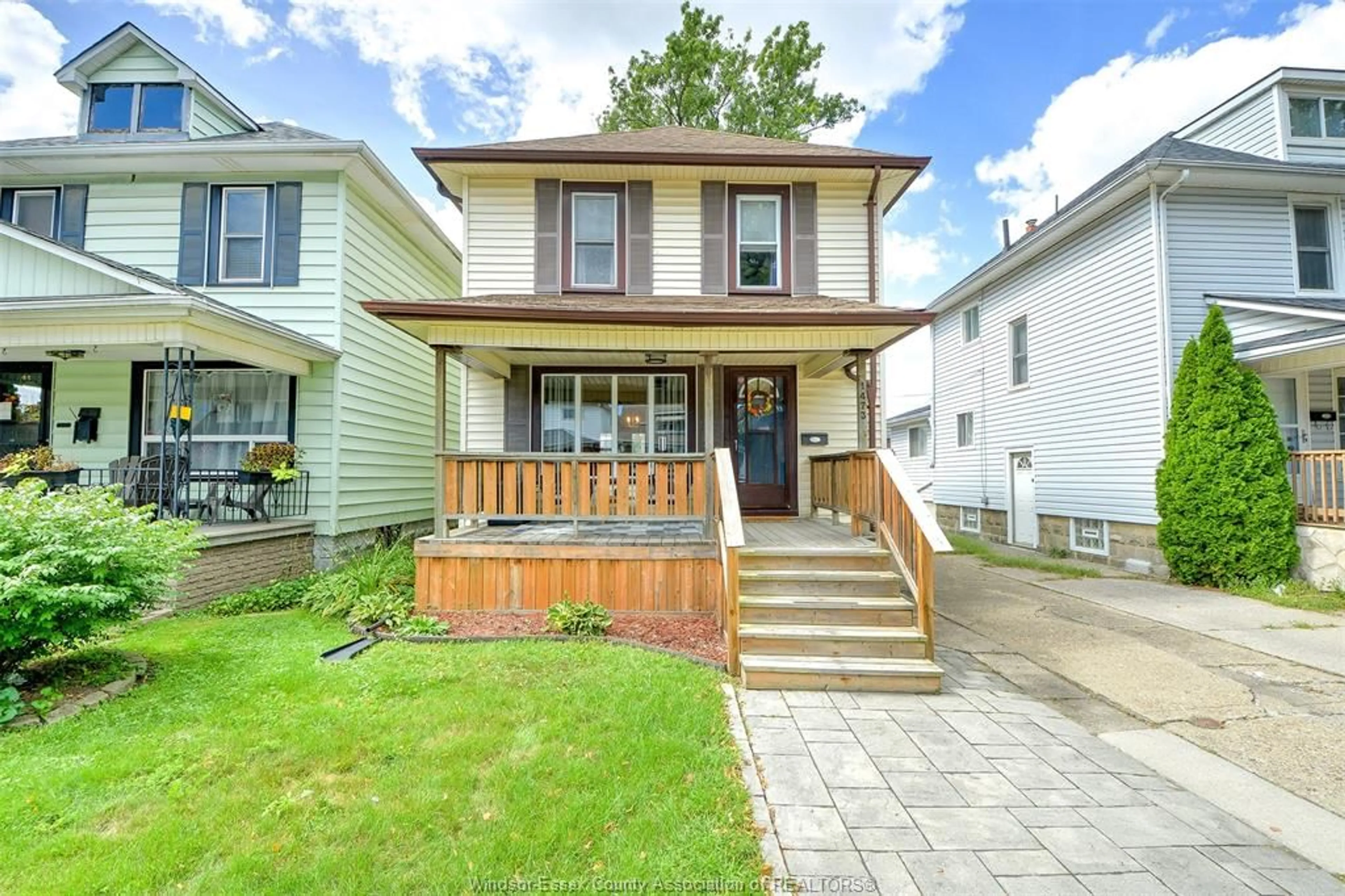Home with vinyl exterior material, street for 1473 GLADSTONE Ave, Windsor Ontario N8X 2P9