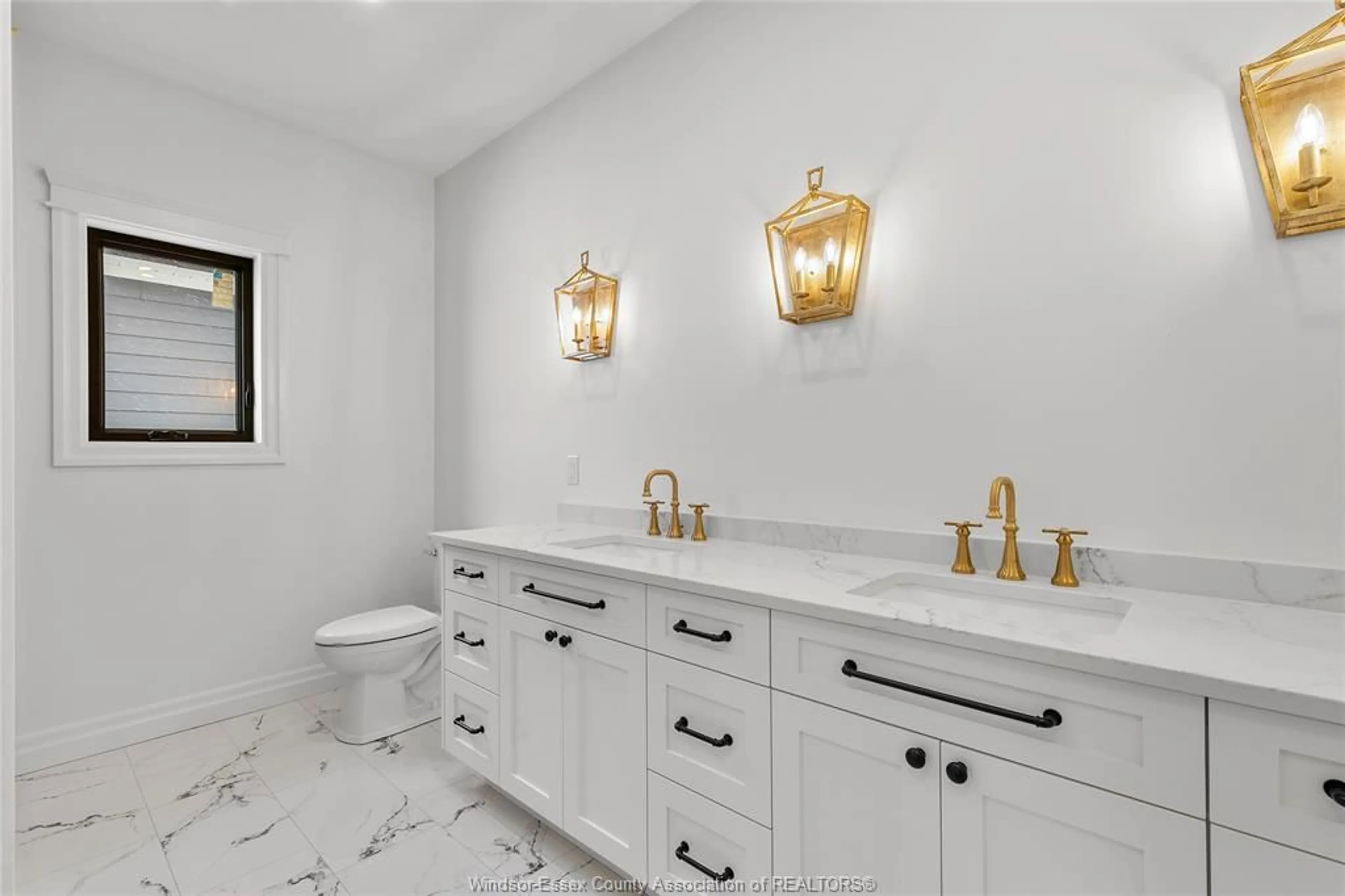 Contemporary bathroom, ceramic/tile floor for 1920 SERENITY Lane, Kingsville Ontario N9Y 0G6