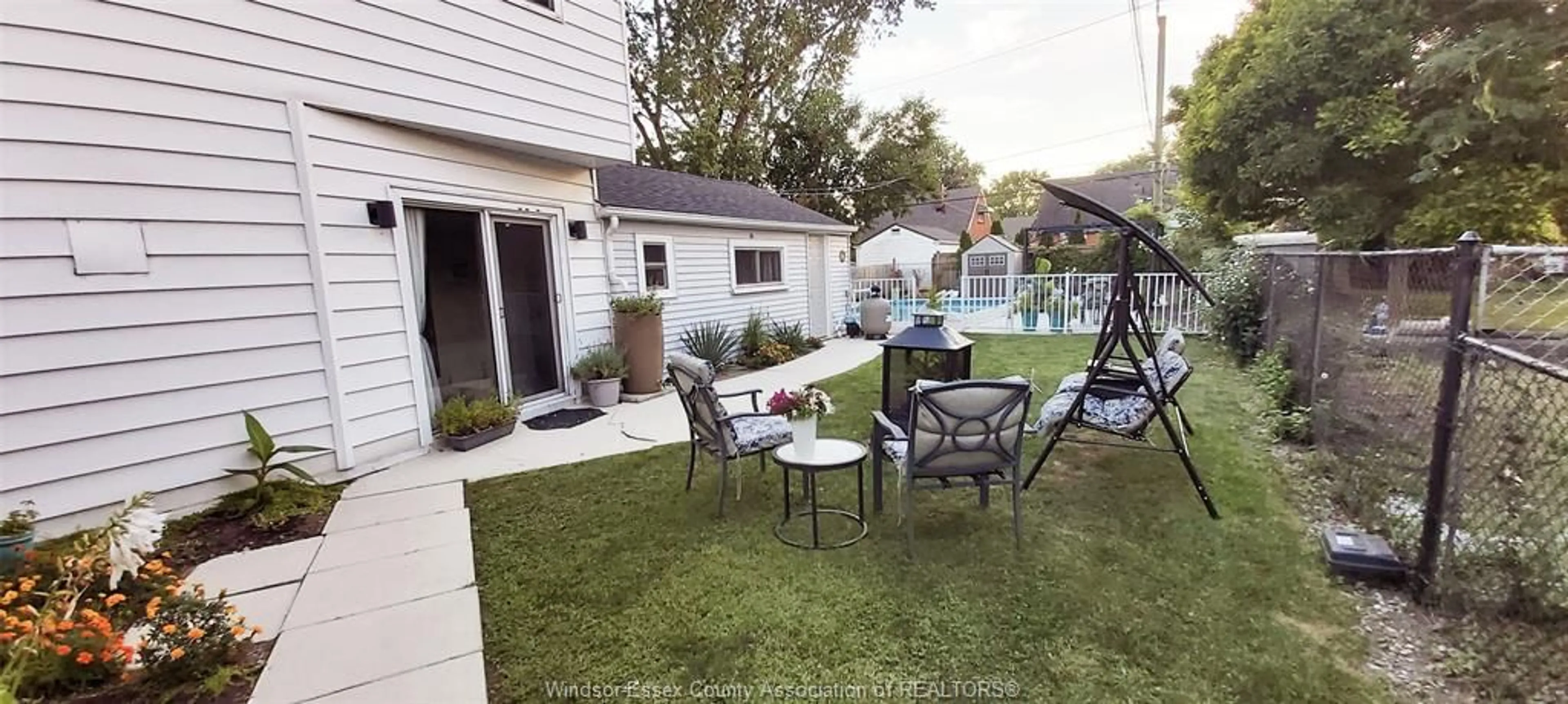 Patio, street for 1047 ESDRAS Ave, Windsor Ontario N8S 2N1