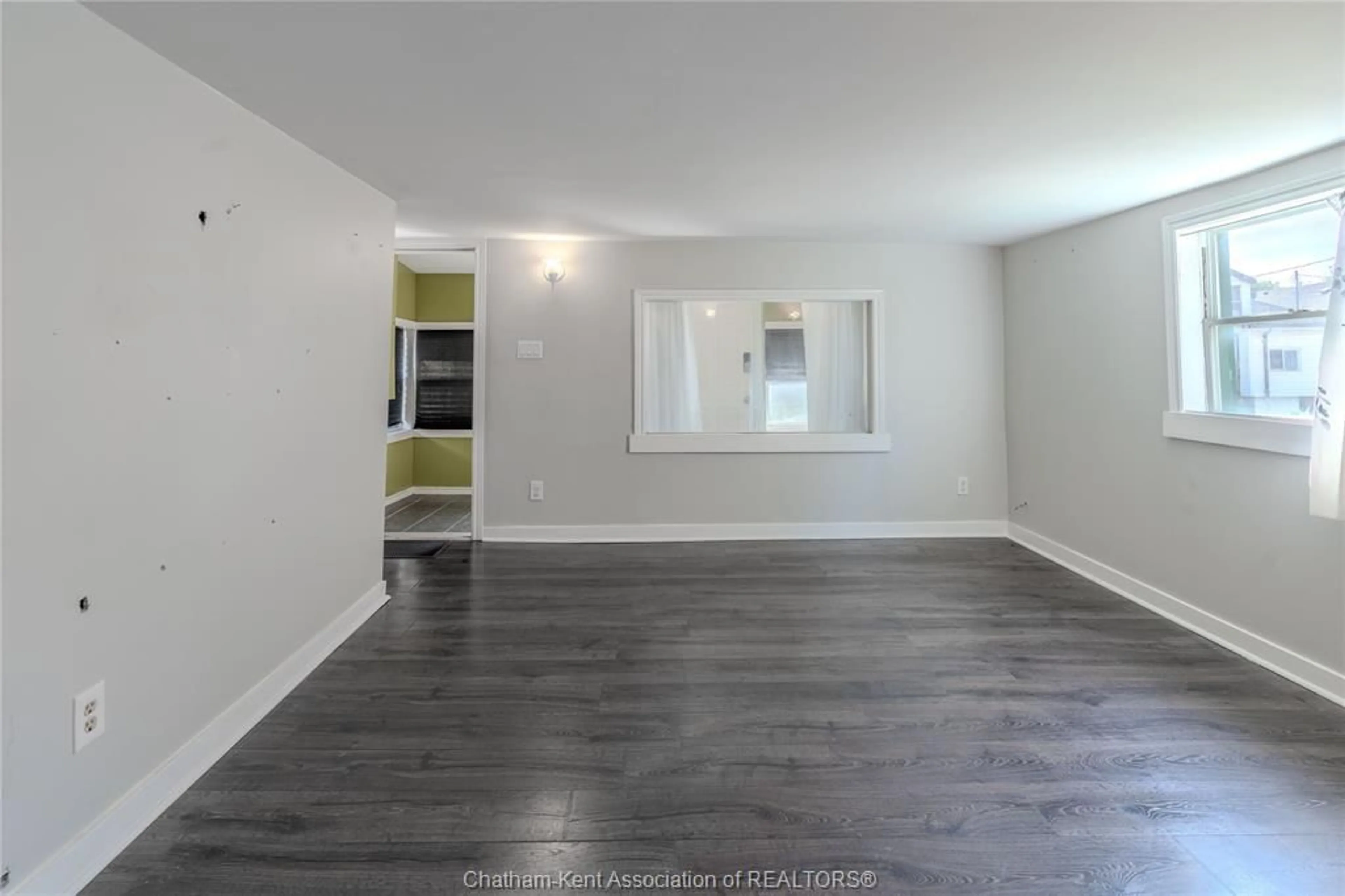 A pic of a room for 32 Degge St, Chatham Ontario N7M 4X2