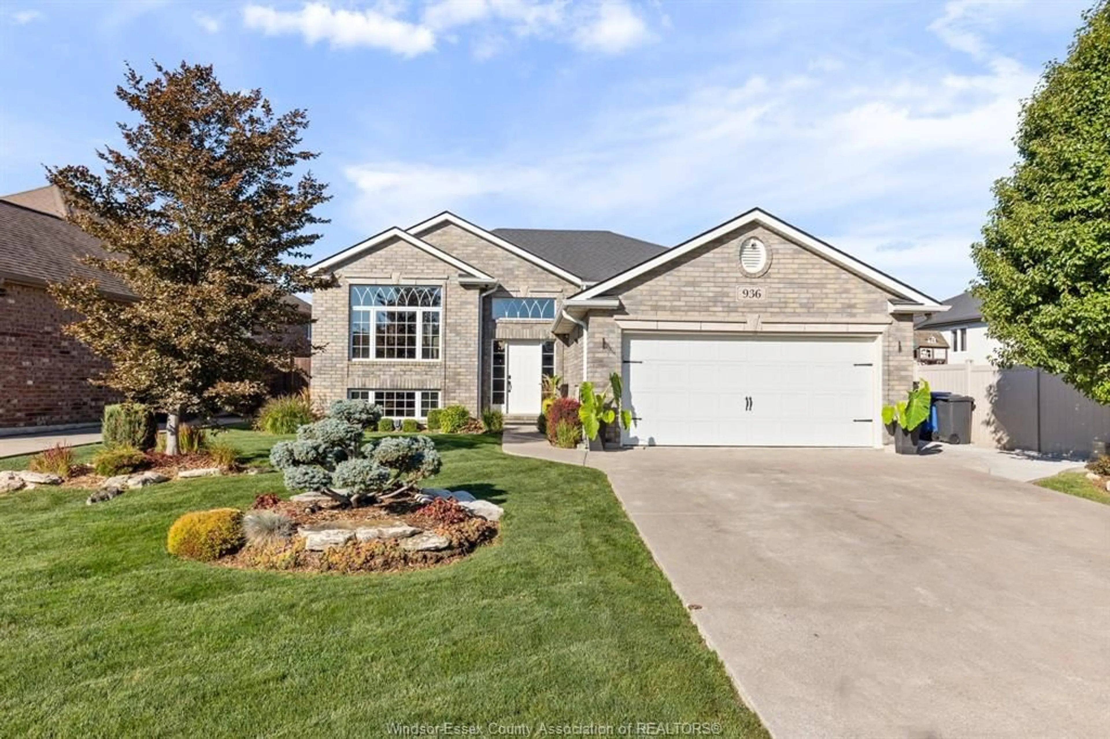 Home with vinyl exterior material, street for 936 DRIFTWOOD, Lakeshore Ontario N0R 1A0
