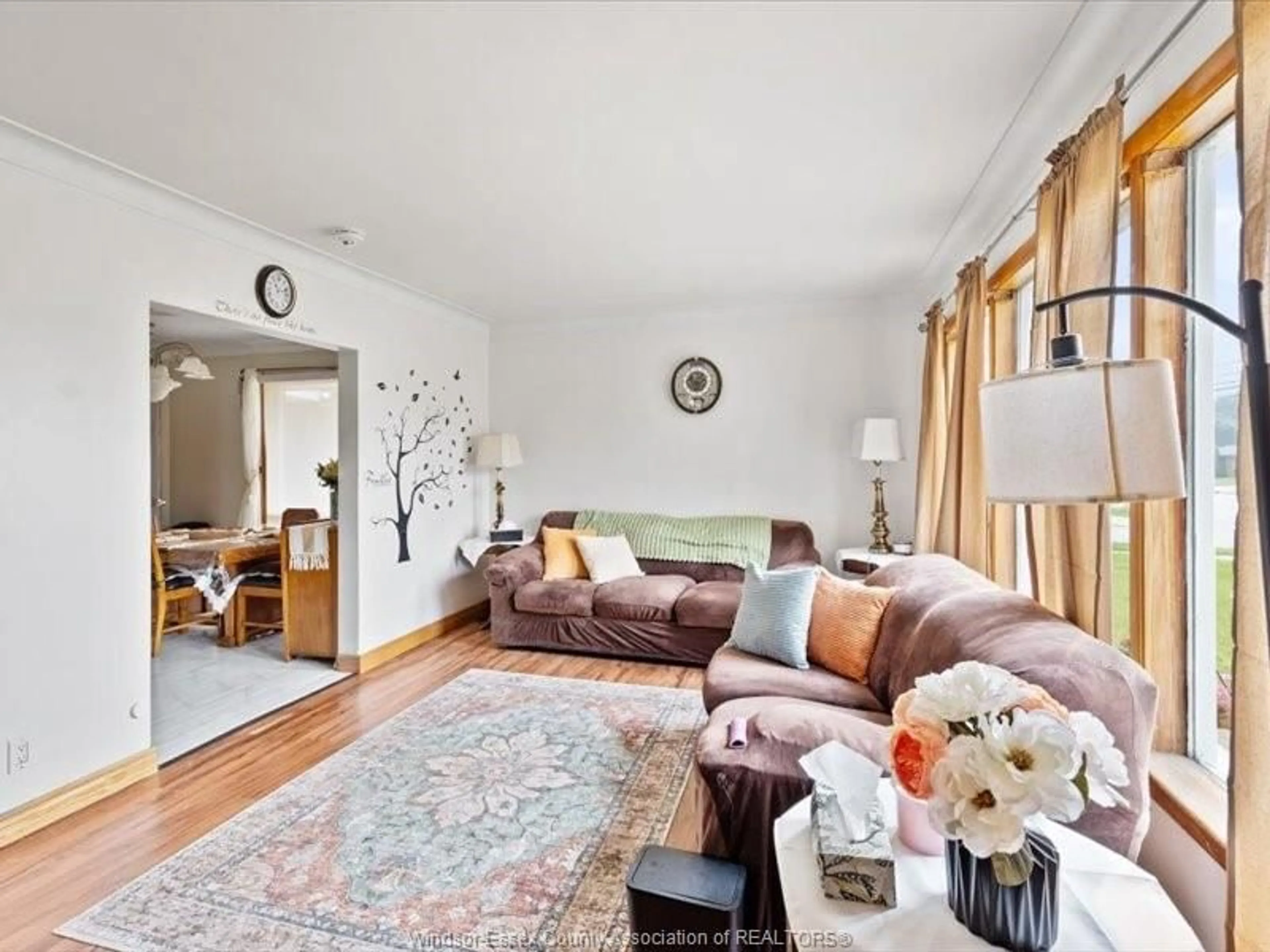 Living room with furniture, unknown for 636 CABANA, Windsor Ontario N9G 1A4